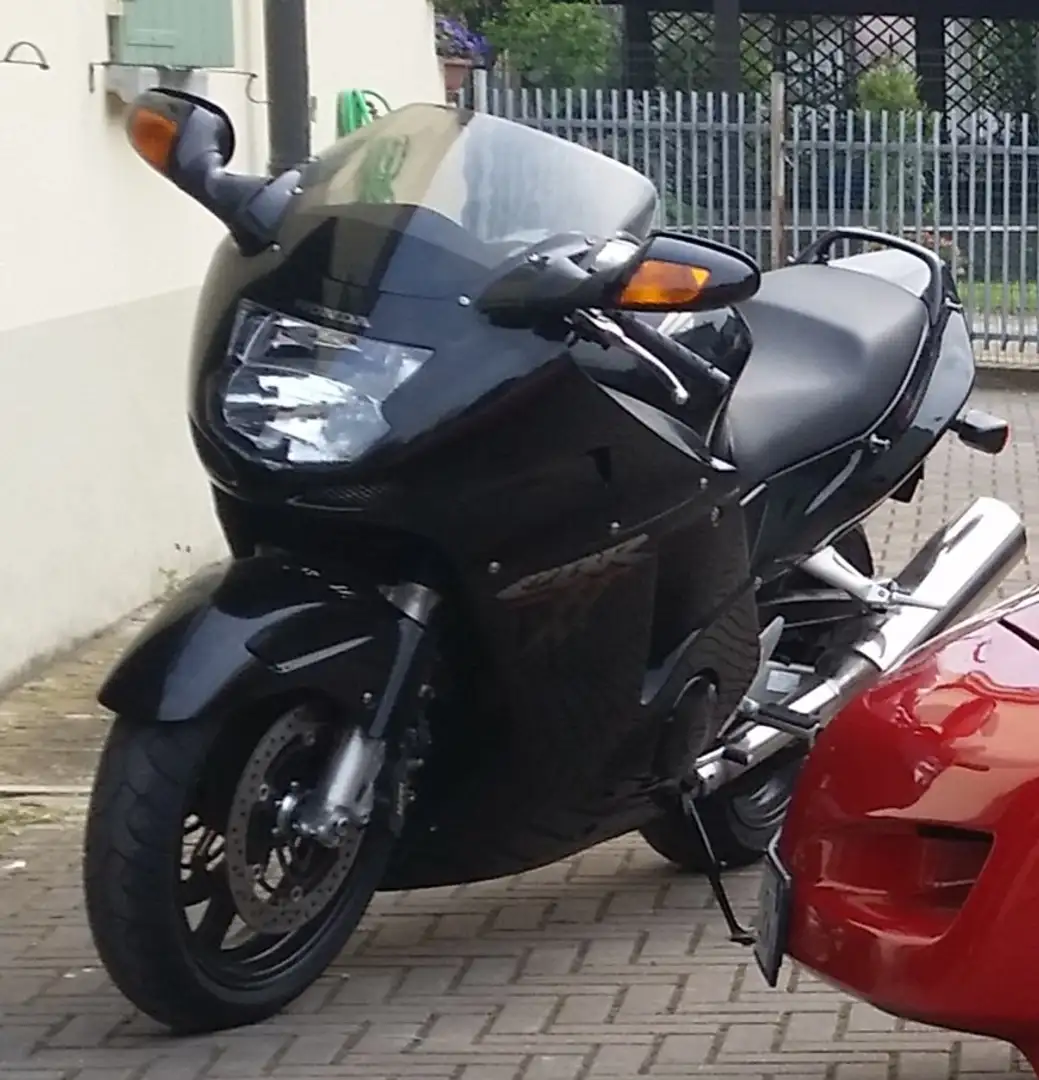 Honda CBR 1100 Czarny - 1