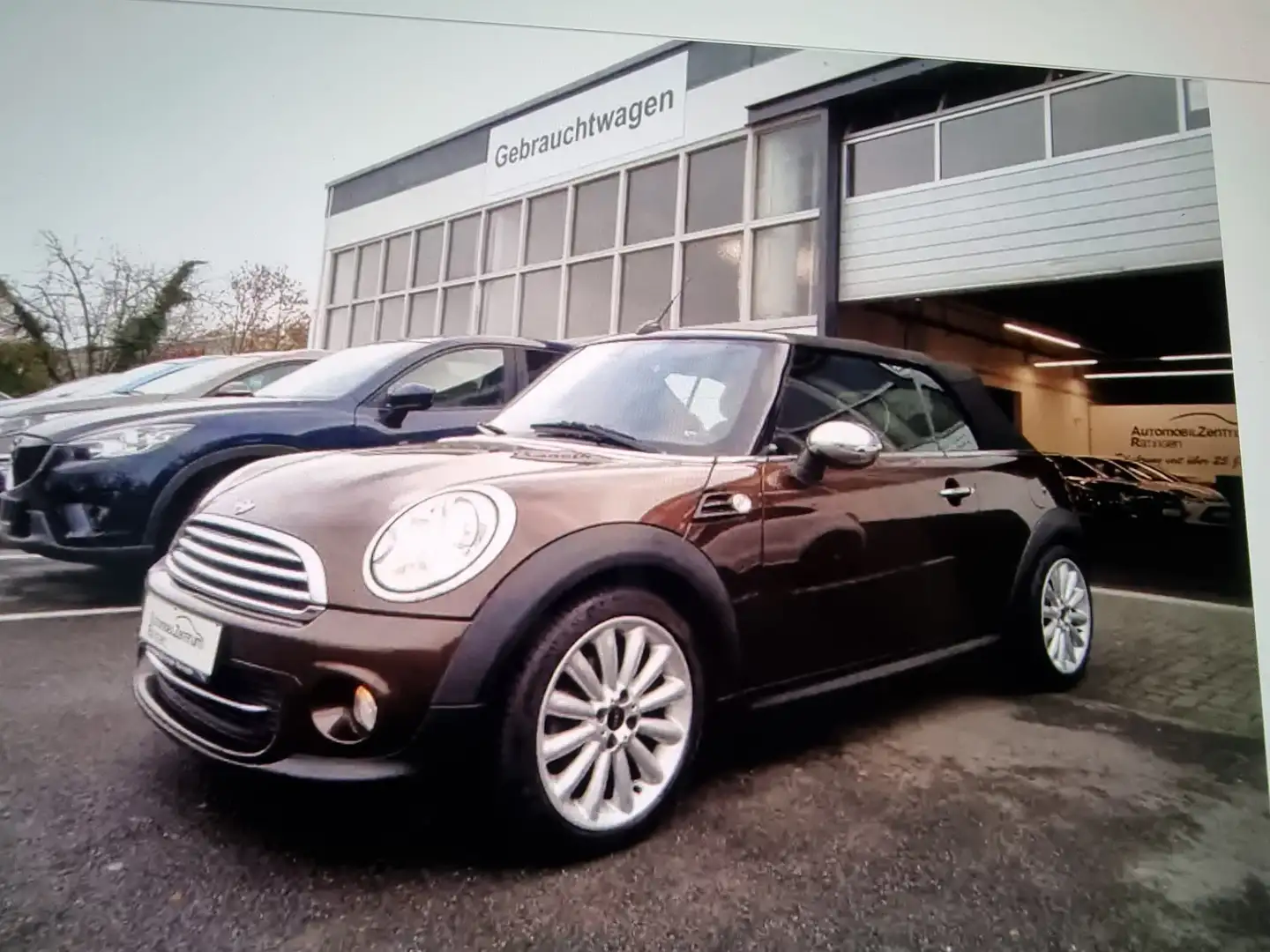 MINI Cooper Cabrio Cooper Brown - 1