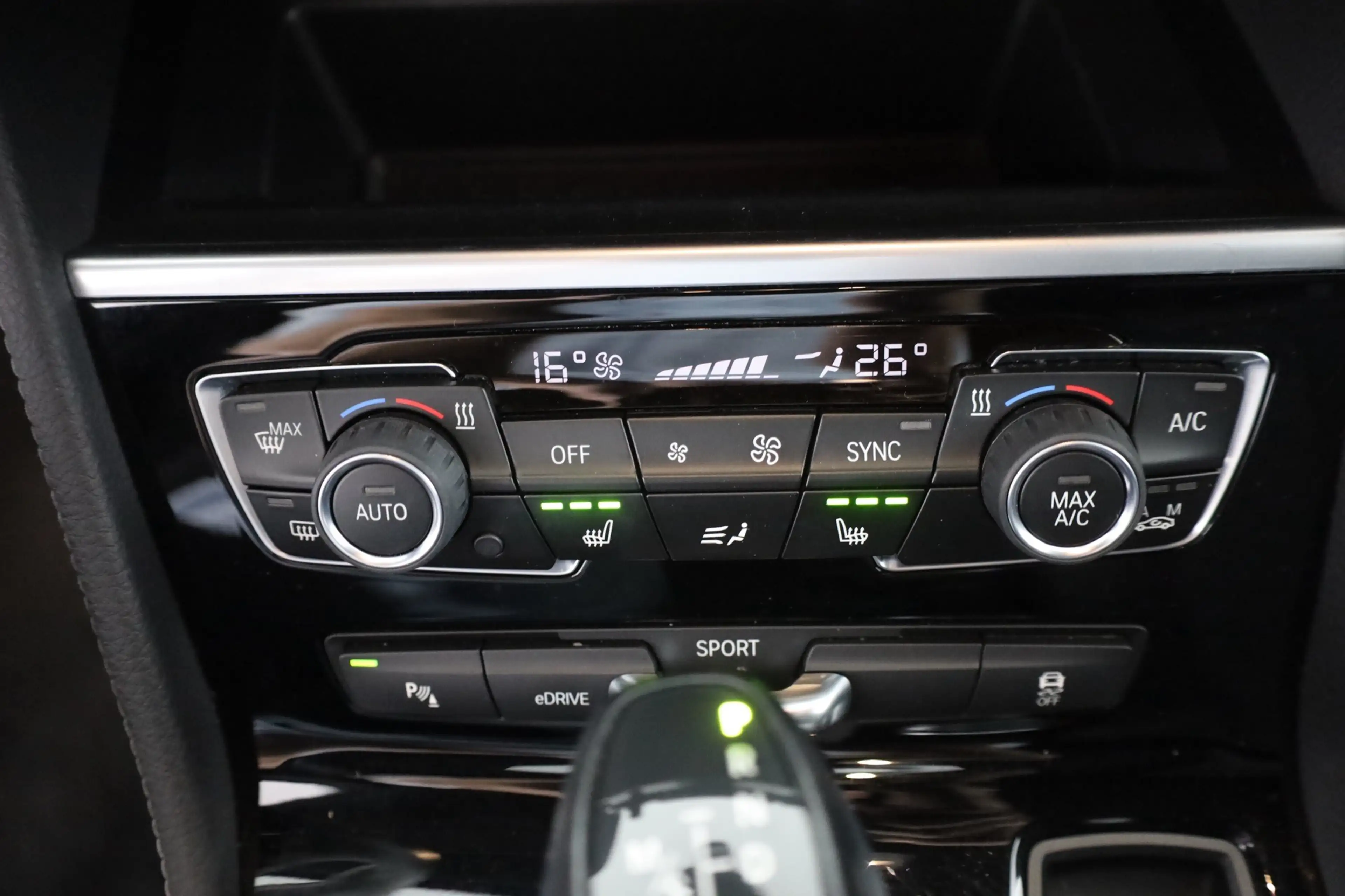 BMW 225 xe iPerformance Luxury Line LED Navi Head-Up — photo 12