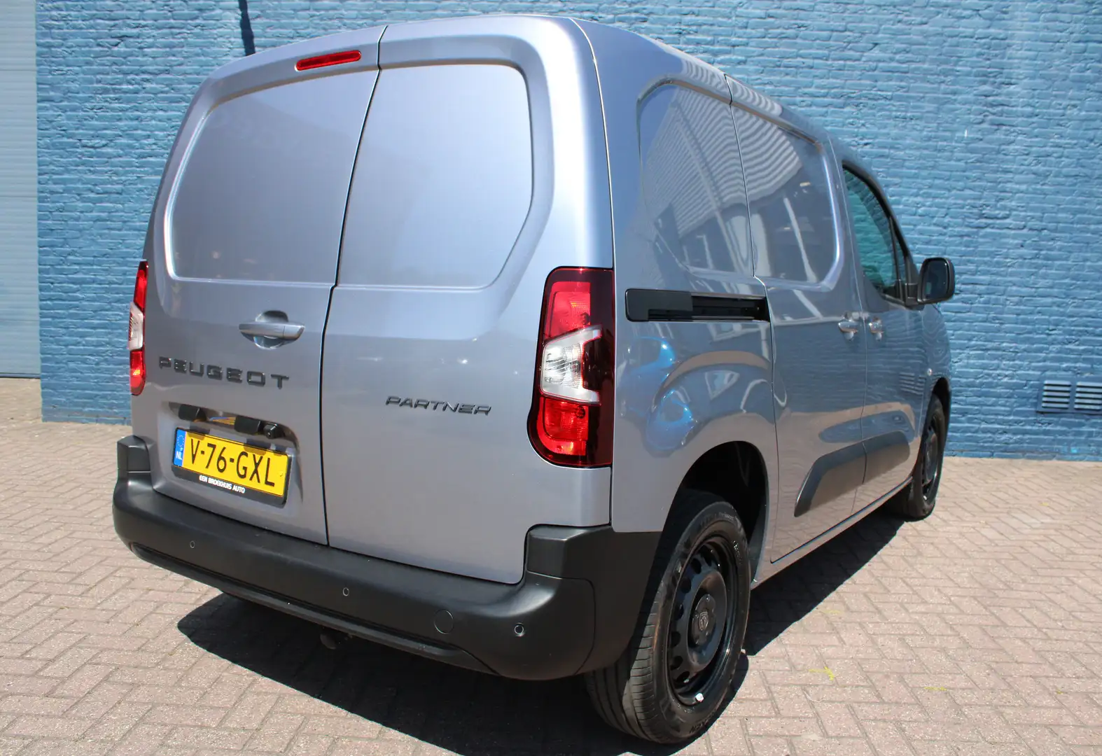 Peugeot Partner 1.5 BlueHDi 100 S&S L1 | Navi by app | Camera | Ke Grijs - 2