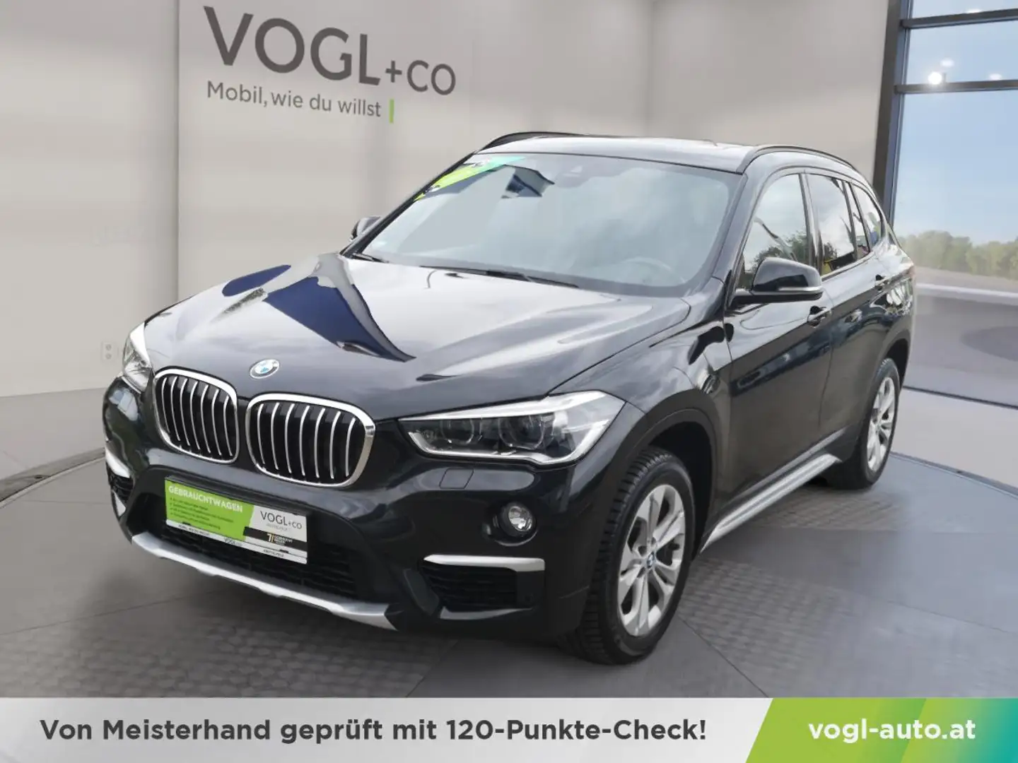 BMW X1 SDrive 18i XLine Schwarz - 1