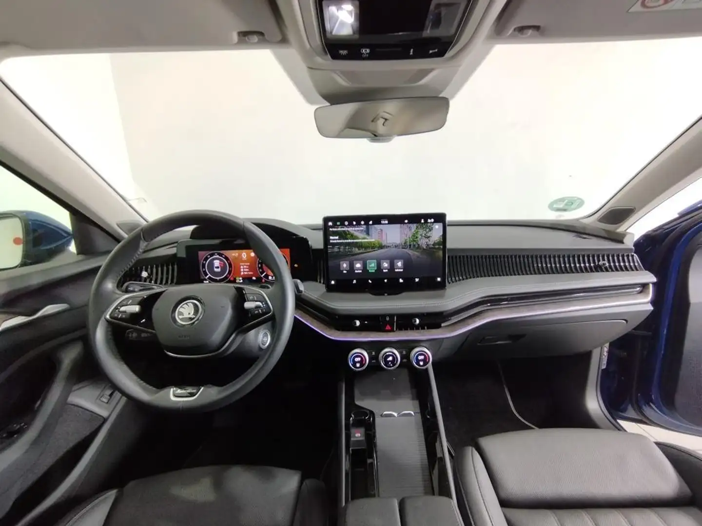 Skoda Superb 2.0 TDI L&K 4x4 DSG 142kW Bleu - 2