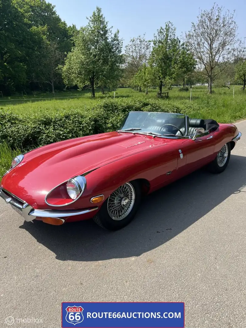 Jaguar E-Type Series 2 Cabriolet 1971 | Route 66 auctions Rouge - 1