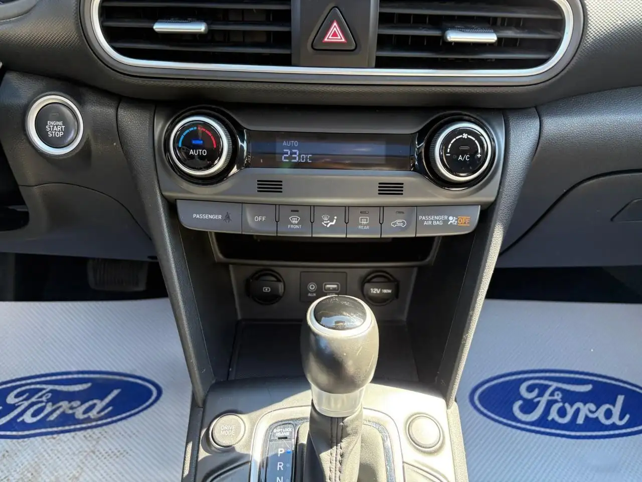 Hyundai KONA снимка Hyundai KONA
