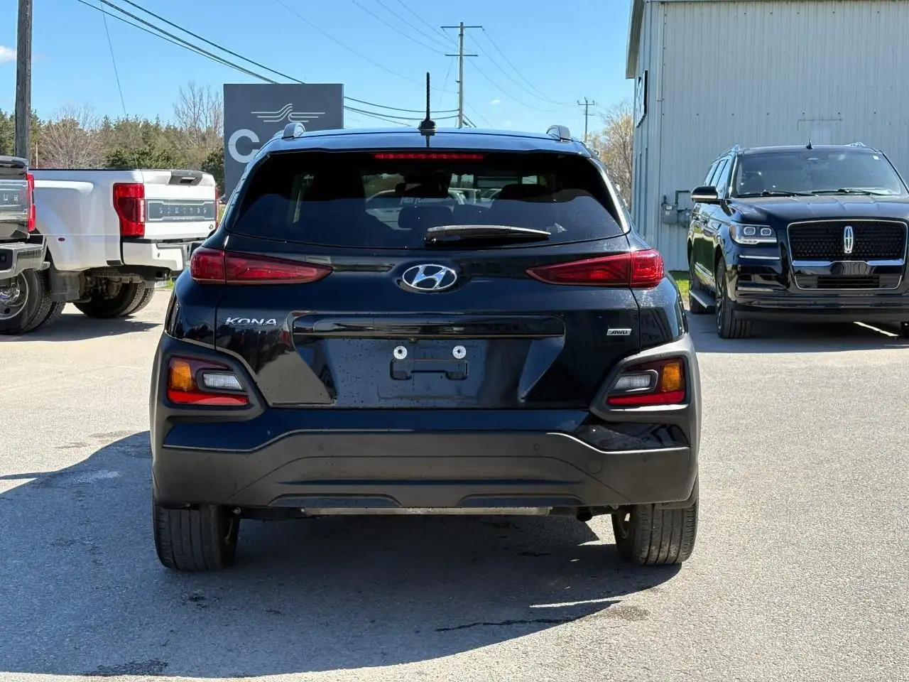Hyundai KONA снимка Hyundai KONA