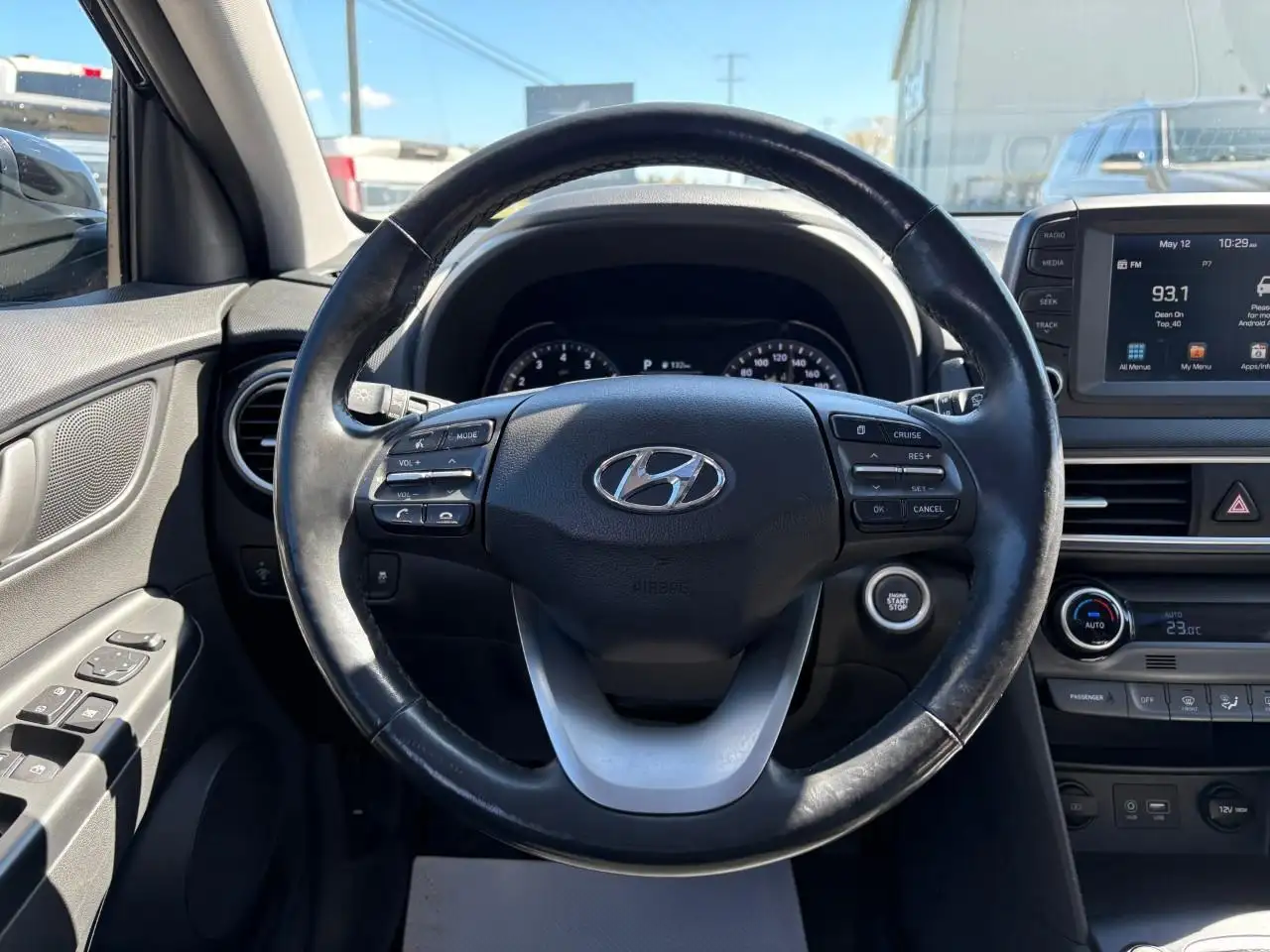 Hyundai KONA снимка Hyundai KONA