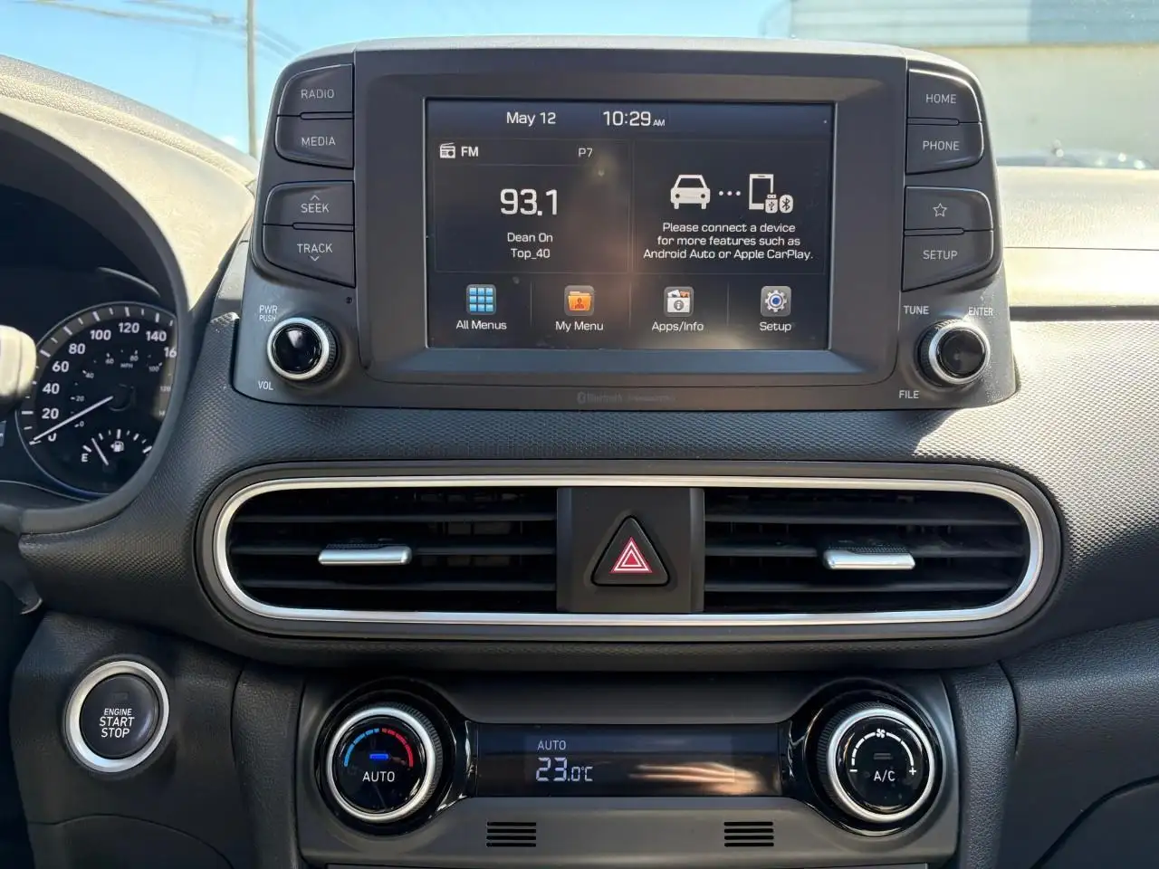 Hyundai KONA снимка Hyundai KONA