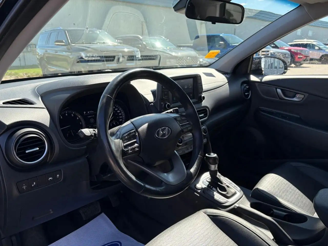 Hyundai KONA снимка Hyundai KONA