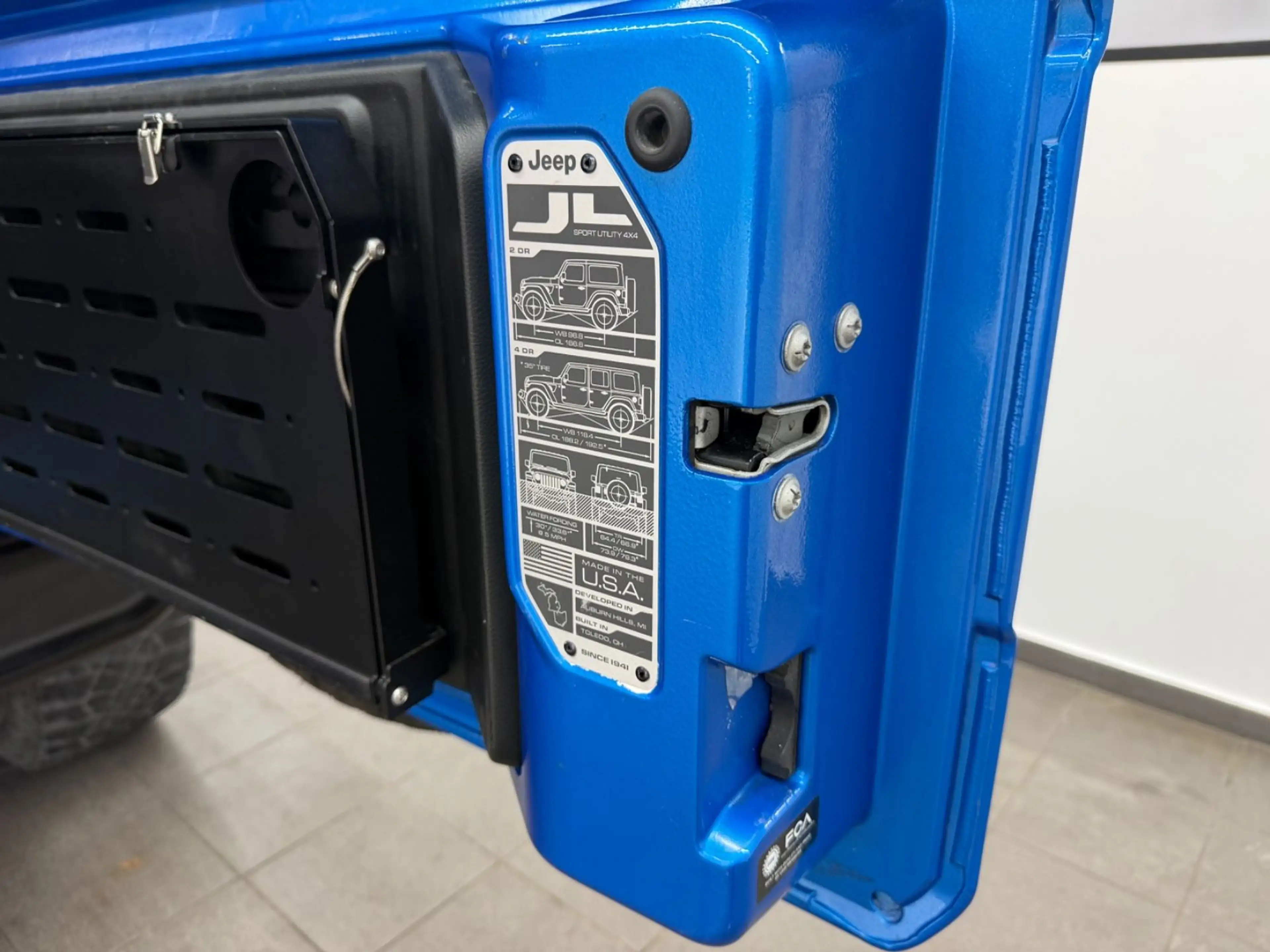 Jeep Wrangler 2.0 4XE Unlimited Sahara*Hydro Blue*LED — photo 10