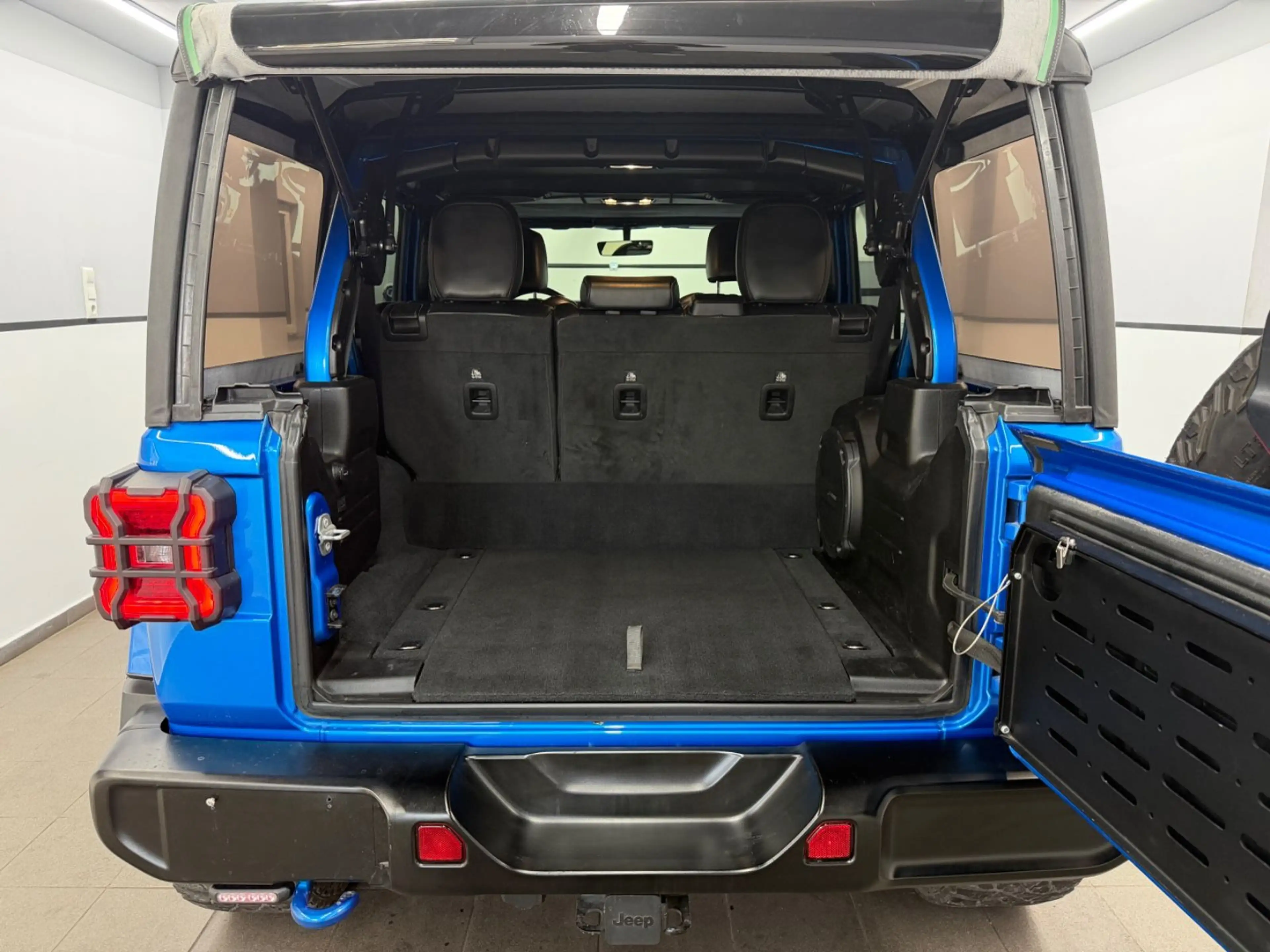 Jeep Wrangler 2.0 4XE Unlimited Sahara*Hydro Blue*LED — photo 8