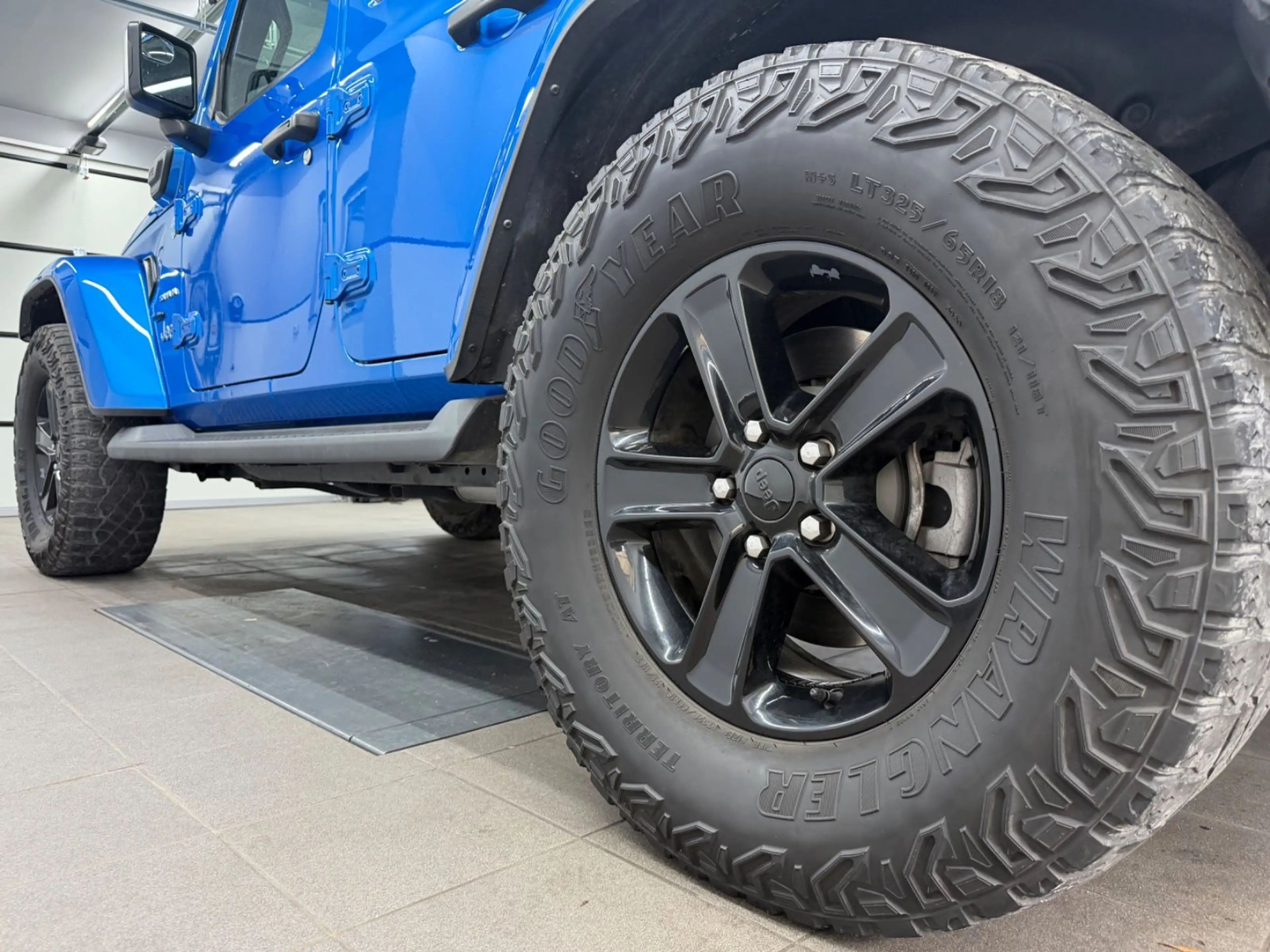 Jeep Wrangler 2.0 4XE Unlimited Sahara*Hydro Blue*LED — photo 14
