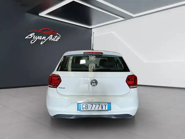 Volkswagen Polo view 5