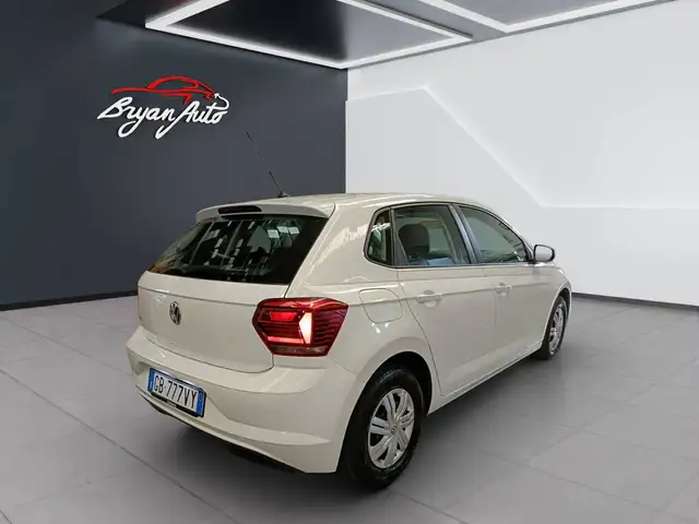 Volkswagen Polo view 6