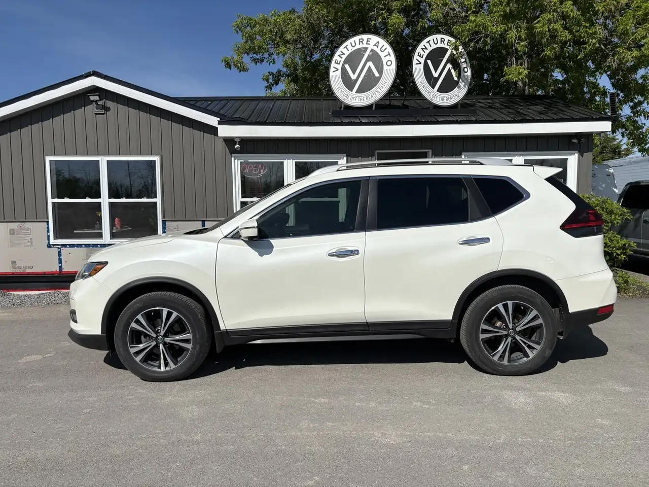 Nissan Rogue fotografie Nissan Rogue