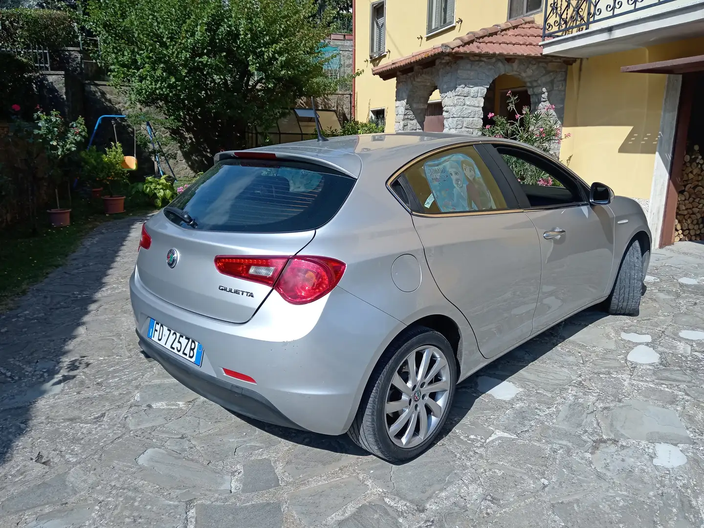 Alfa Romeo Giulietta Giulietta 1.6 jtdm Distinctive 120cv Srebrny - 2