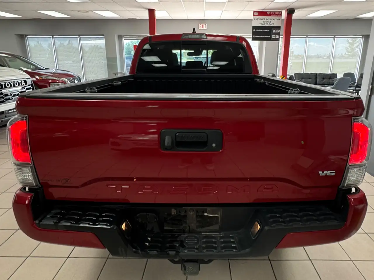 Toyota Tacoma снимка Toyota Tacoma