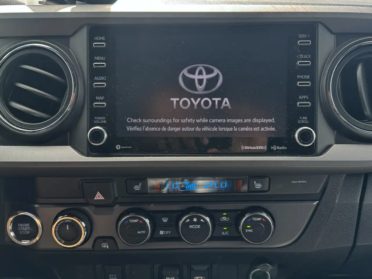 Toyota Tacoma снимка Toyota Tacoma