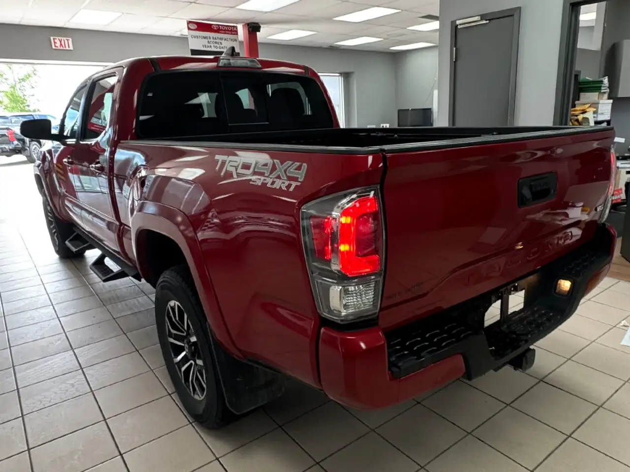 Toyota Tacoma снимка Toyota Tacoma
