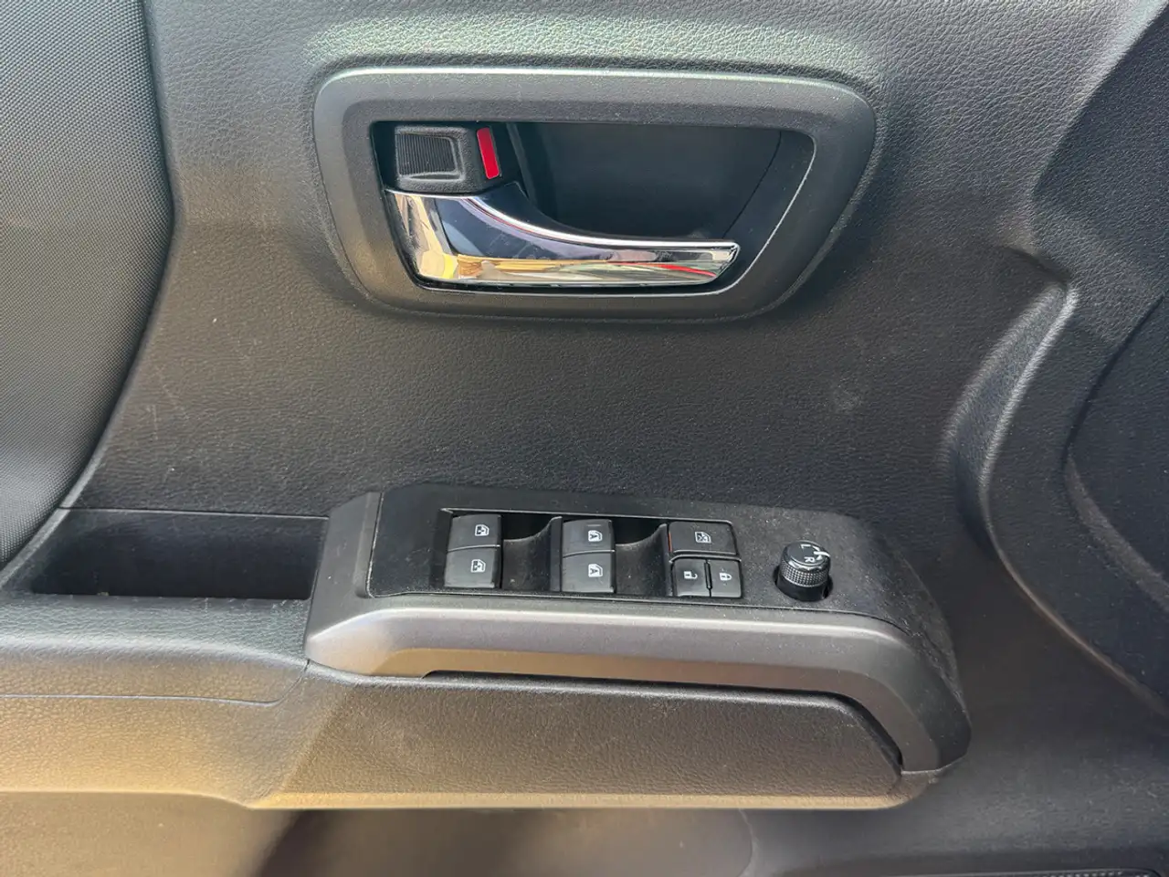 Toyota Tacoma снимка Toyota Tacoma