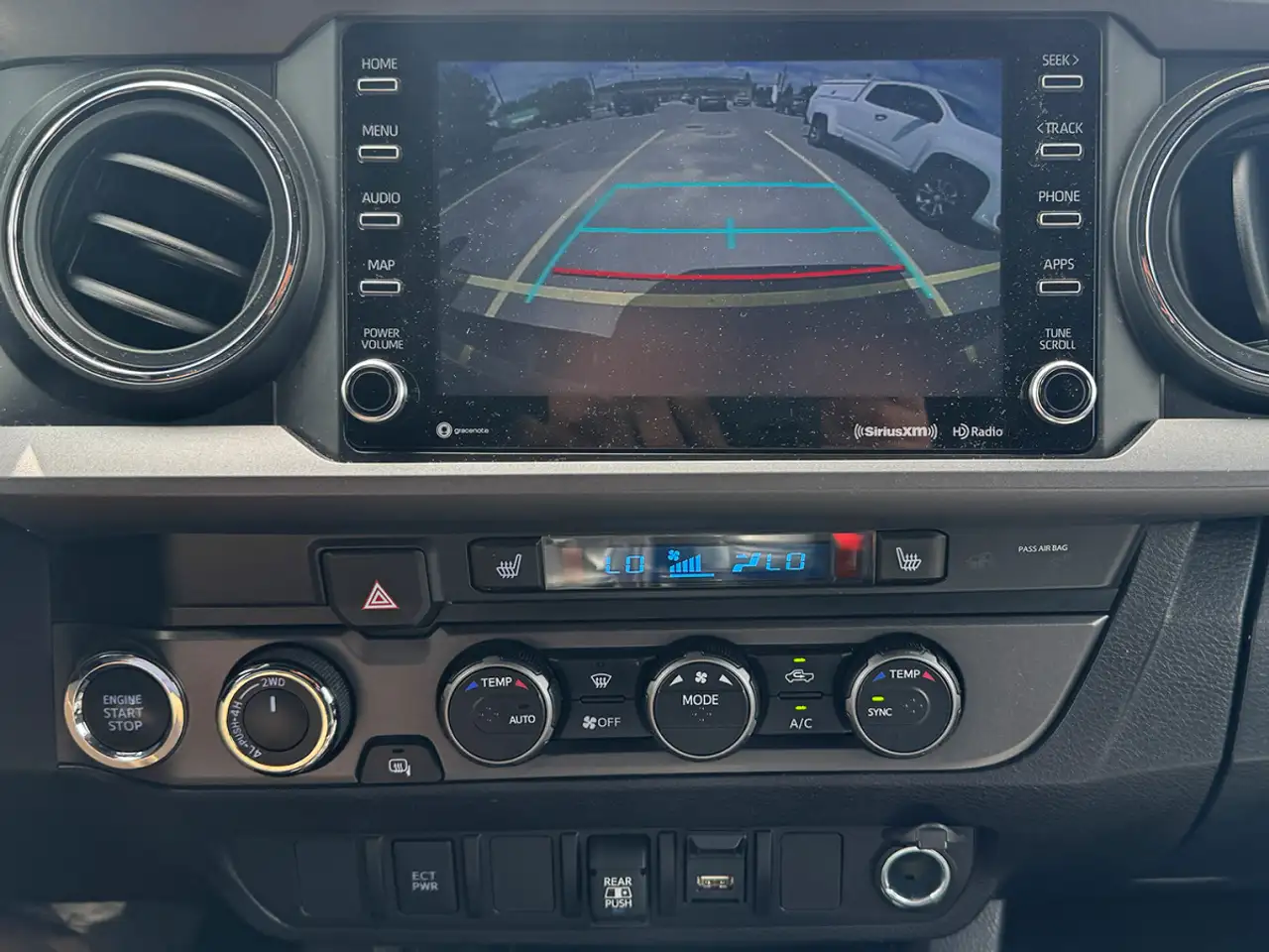 Toyota Tacoma снимка Toyota Tacoma