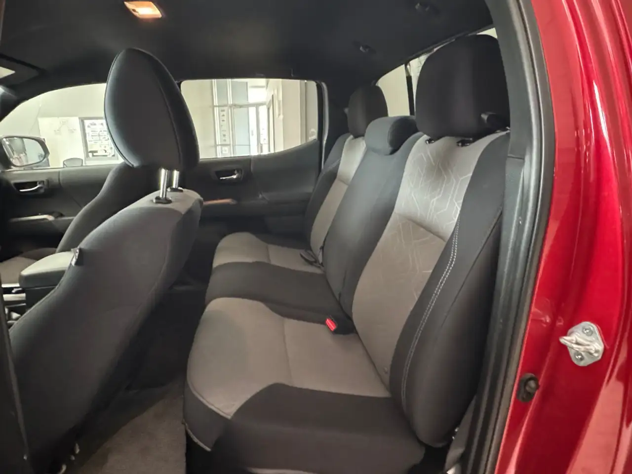 Toyota Tacoma снимка Toyota Tacoma