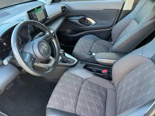 Toyota Yaris Cross view 10
