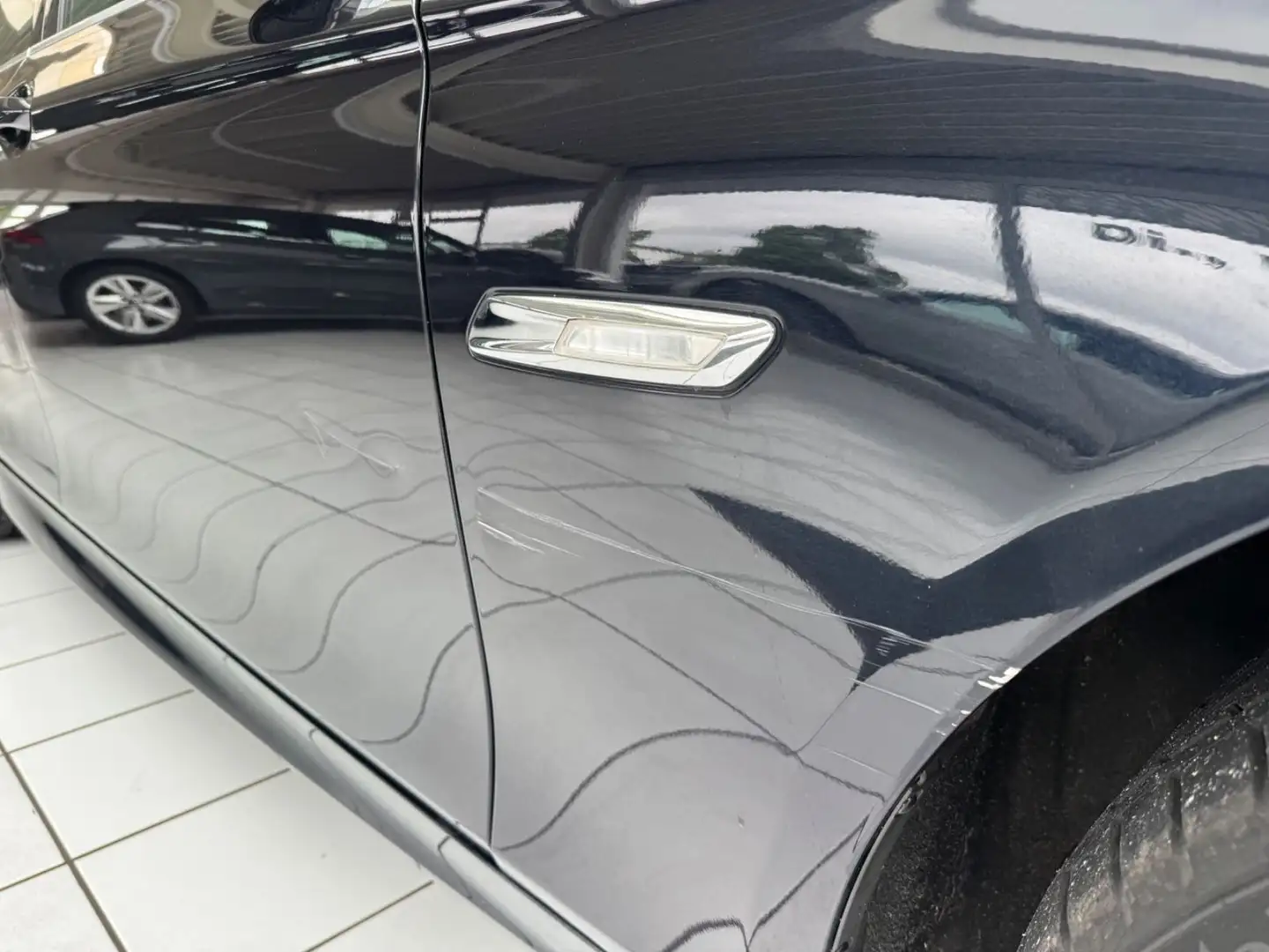 BMW 530 d xDrive,Org-M-Paket,Ahk,Navi,Xenon,2-Hand Schwarz - 2