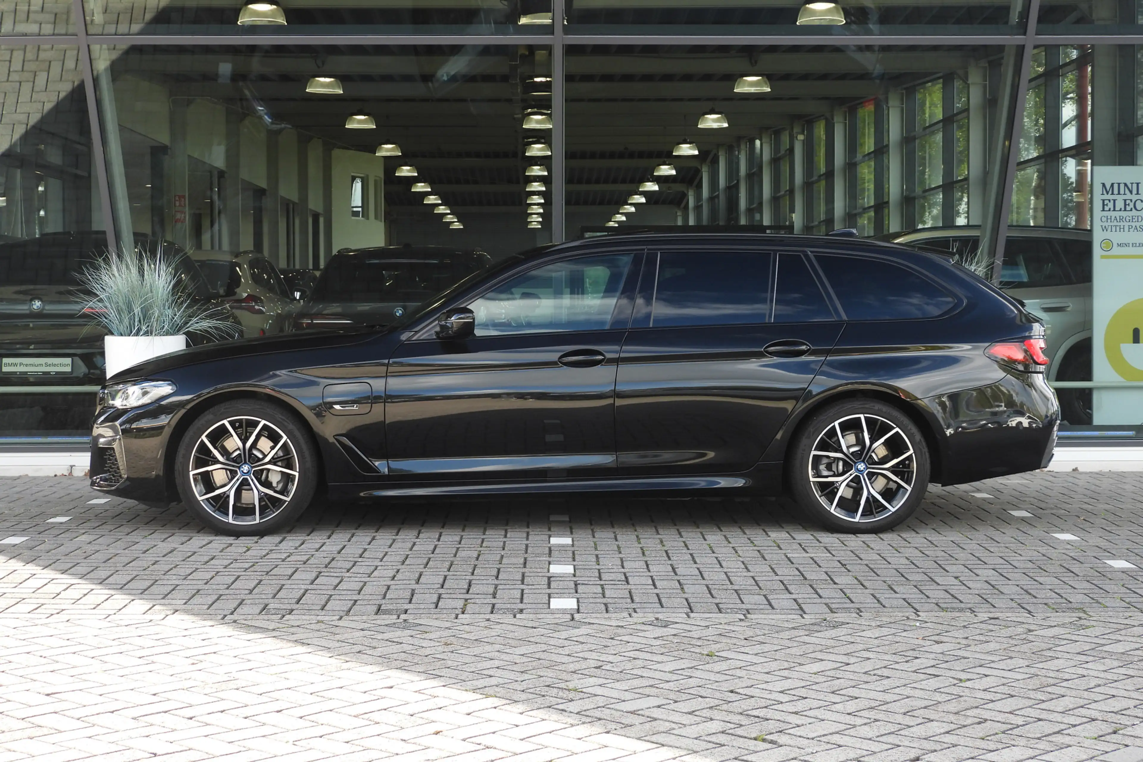 BMW 530 5 Serie Touring 530e xDrive Automaat / Panoramadak — photo 6