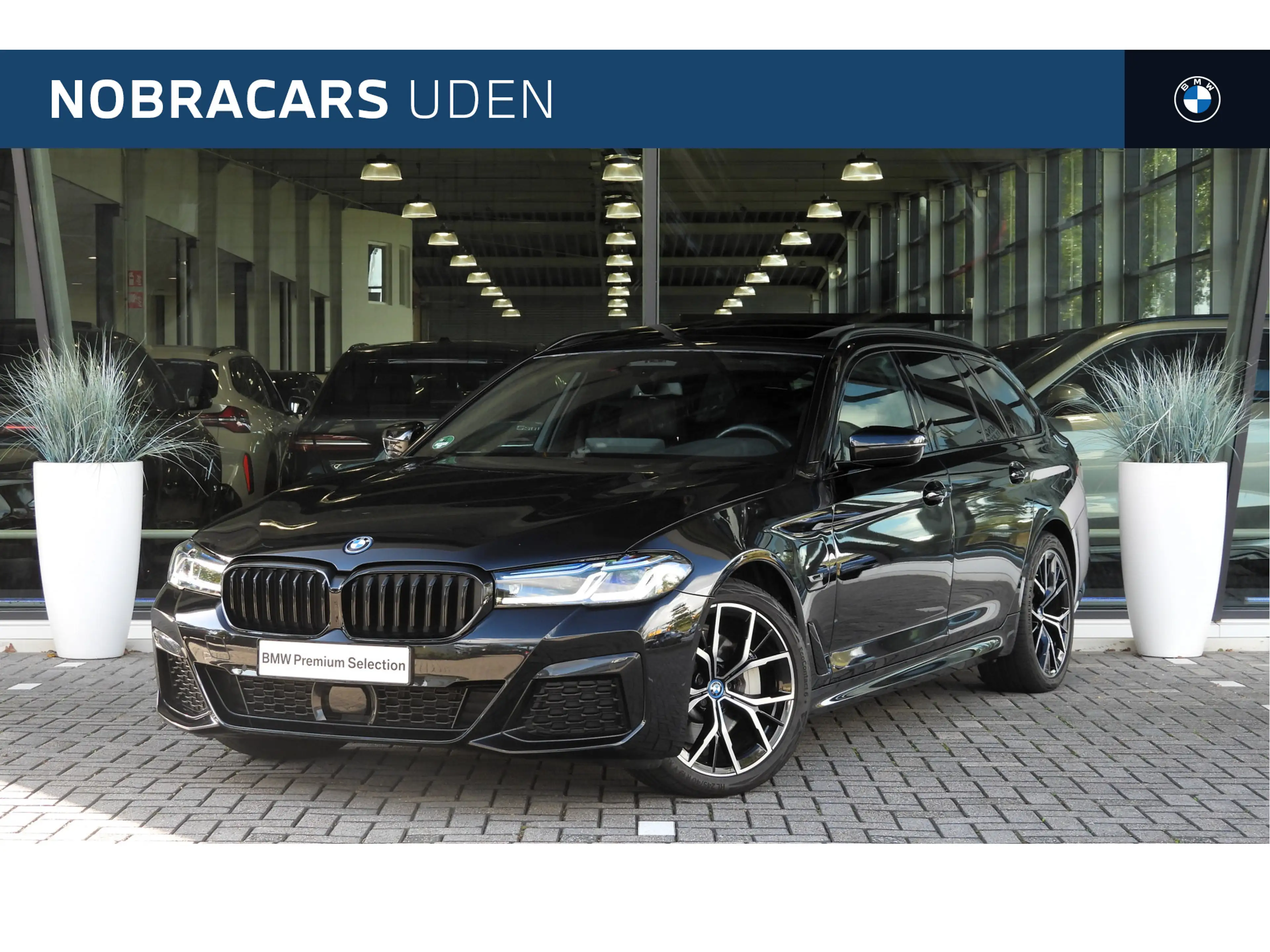 BMW 530 5 Serie Touring 530e xDrive Automaat / Panoramadak