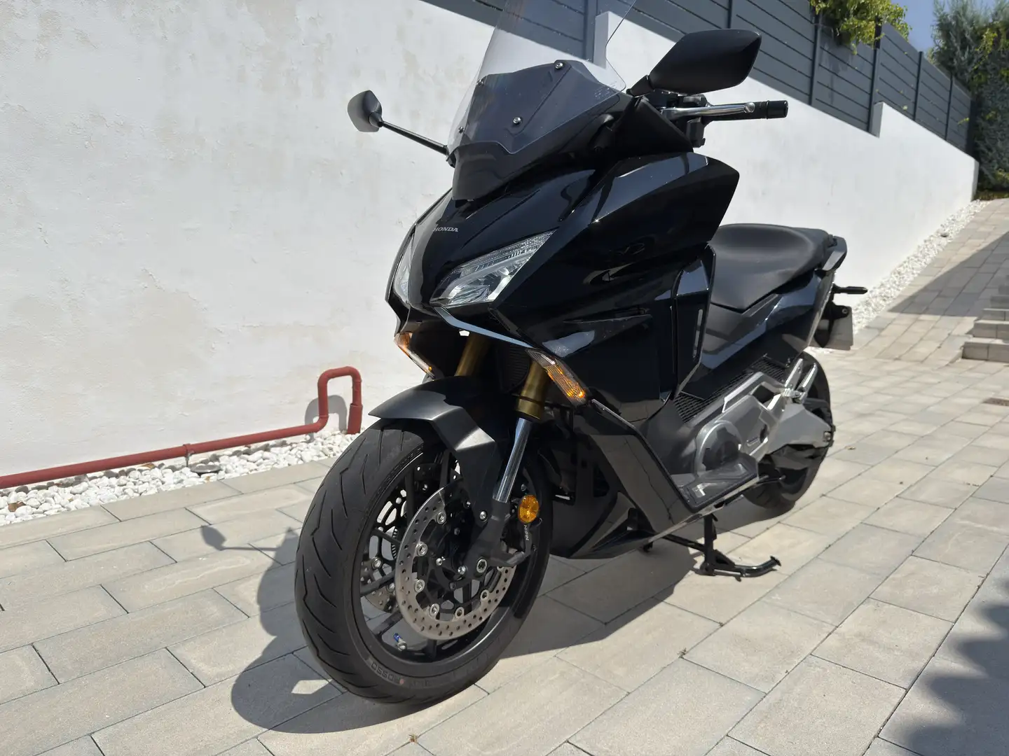 Honda Forza 750 La moto está en perfecto estado. Con muchos extra - 2