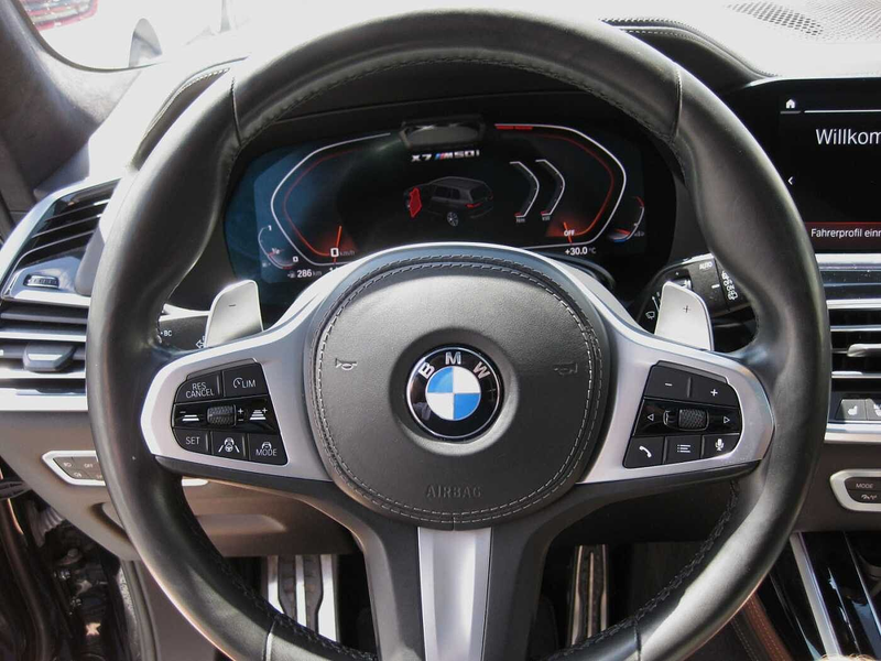BMW X7 M50i dt.Fzg. Top Ausst. — photo 3