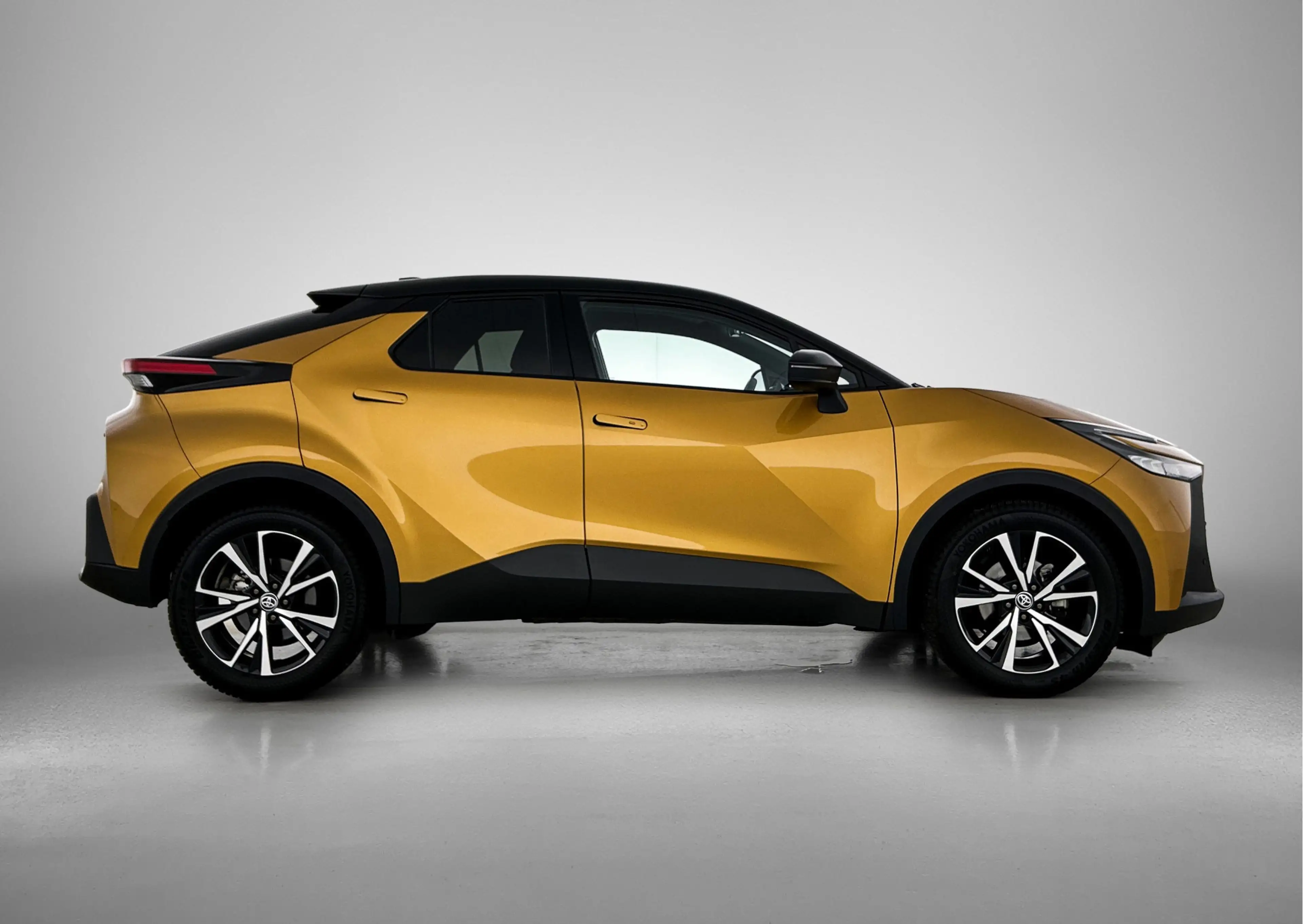 Toyota C-HR 1.8 Hybrid 140 Dynamic | Velgen | Navigatie | Dode — photo 12