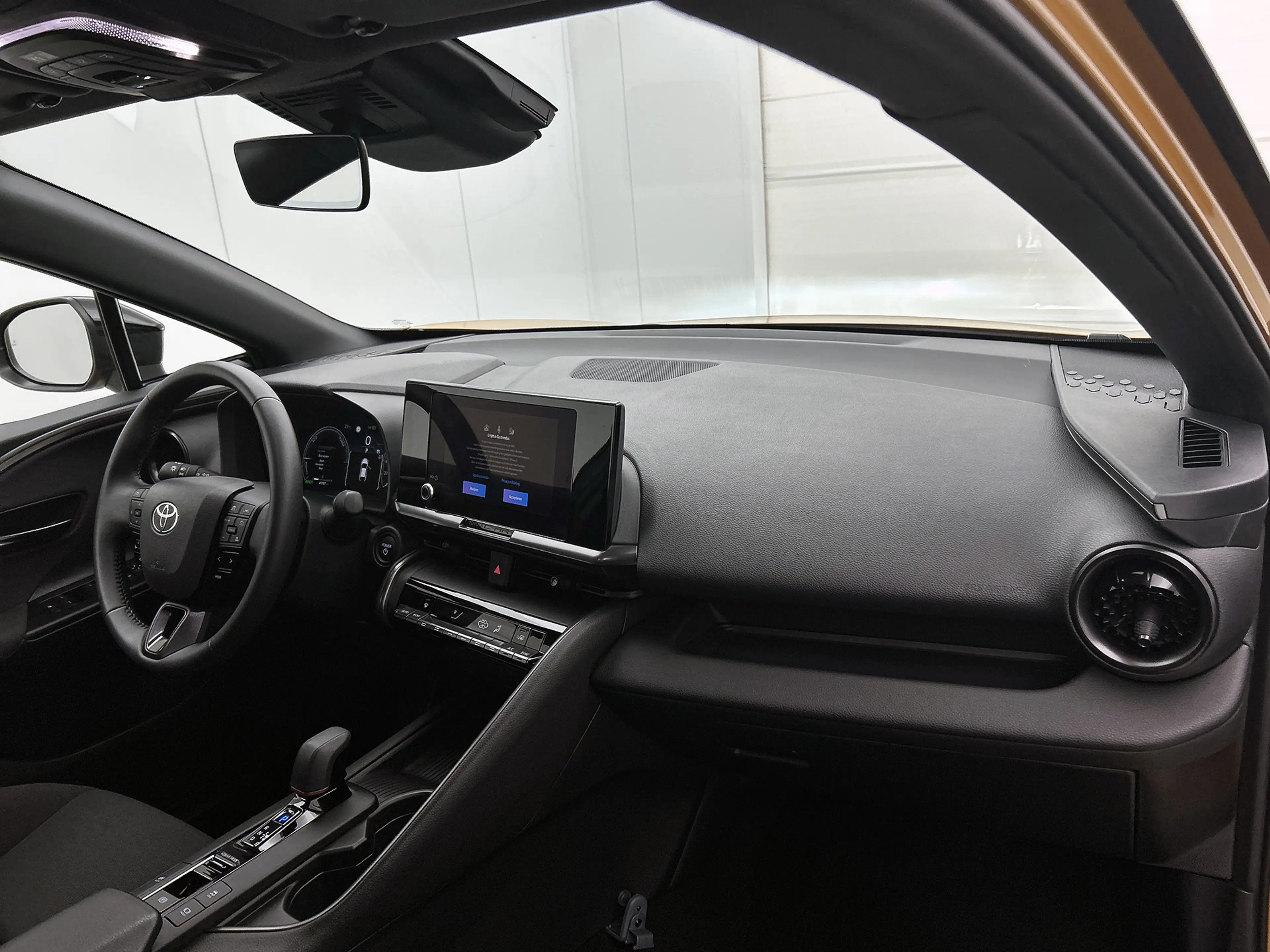 Toyota C-HR 1.8 Hybrid 140 Dynamic | Velgen | Navigatie | Dode — photo 6