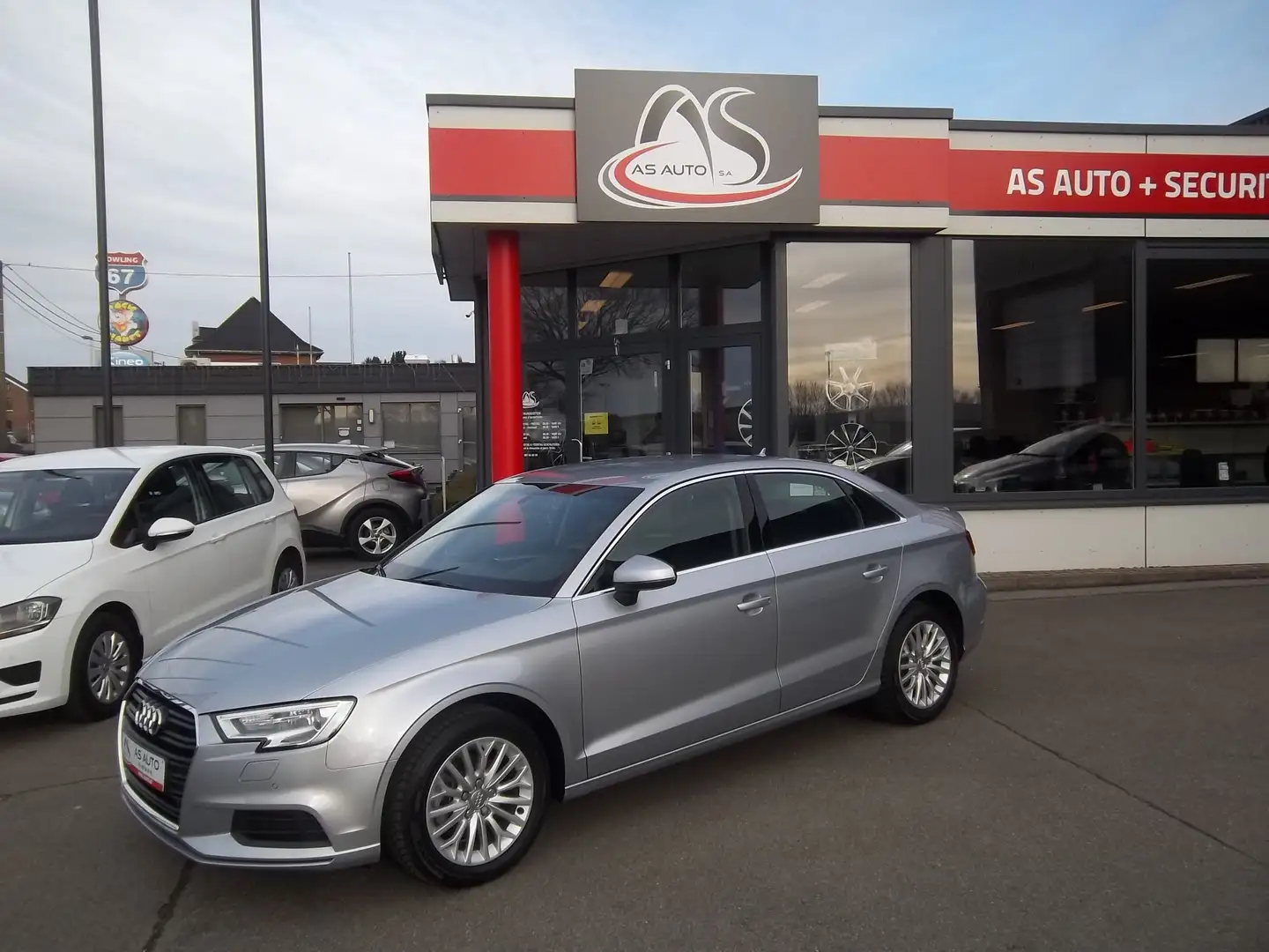 Audi A3 Limousine 4p 1.5 TFSI  150cv 6V ACT 18587€+TVA Grijs - 1