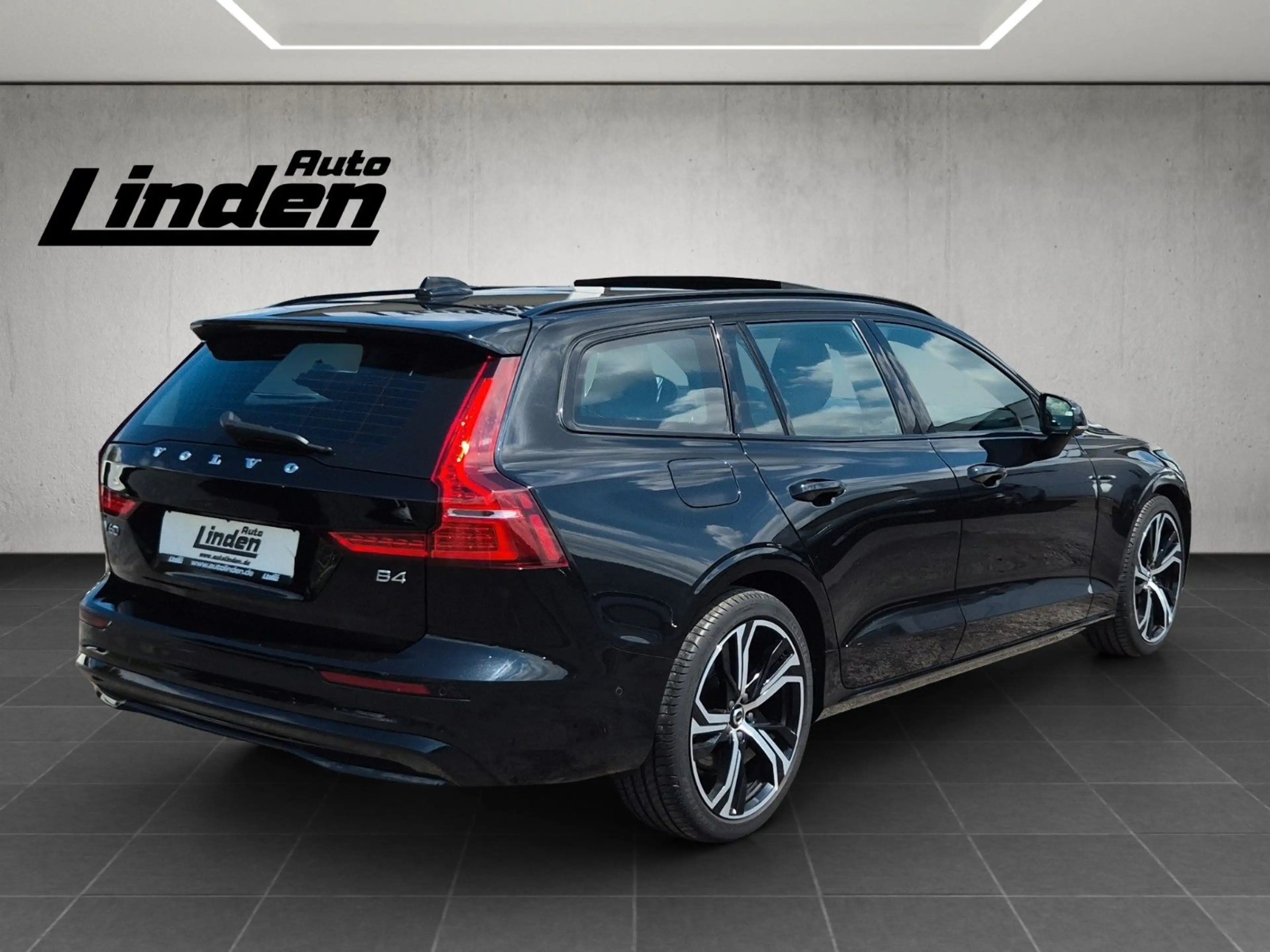 Volvo V60 Ultimate Dark 360 H&K Pano LED 4xSHZ — photo 5