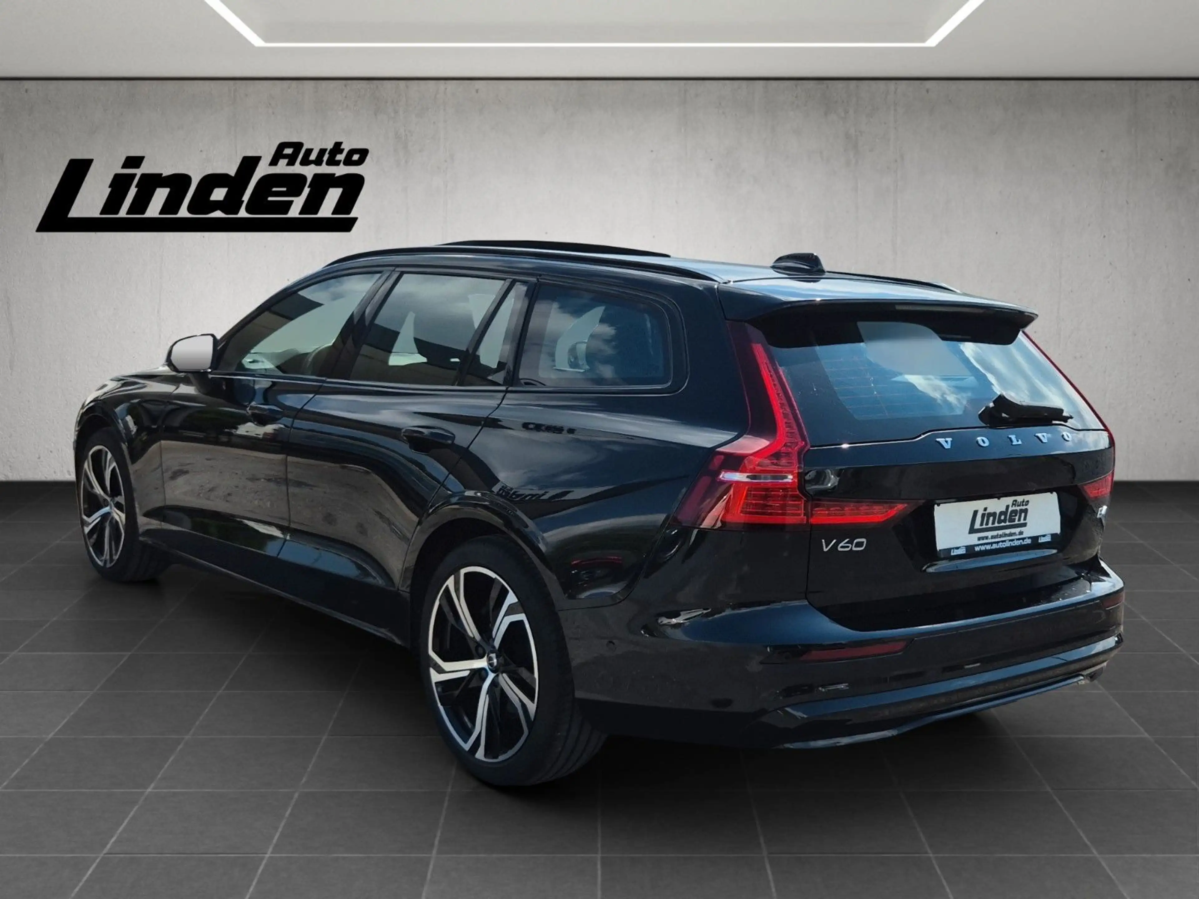 Volvo V60 Ultimate Dark 360 H&K Pano LED 4xSHZ — photo 3
