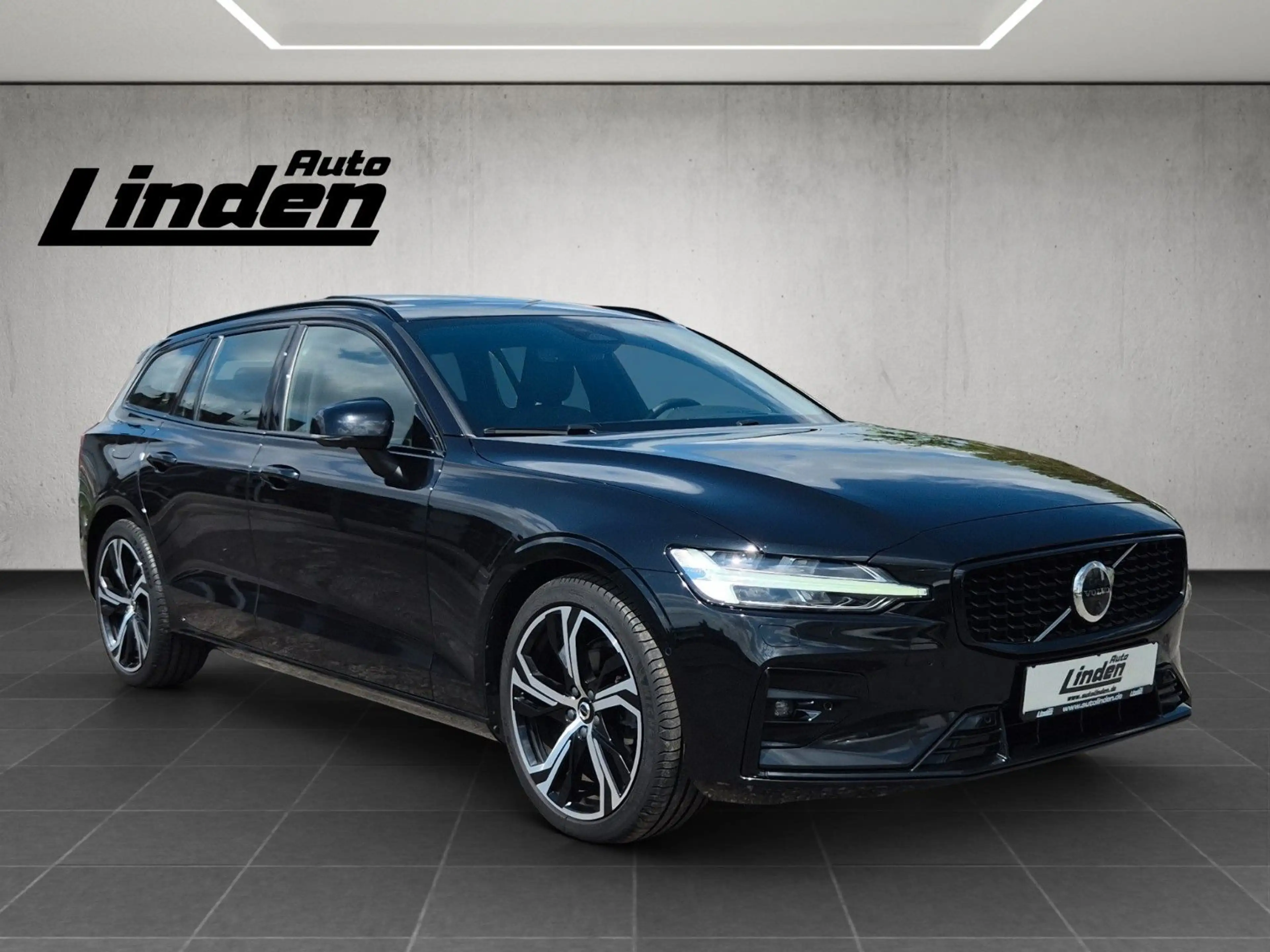 Volvo V60 Ultimate Dark 360 H&K Pano LED 4xSHZ — photo 7
