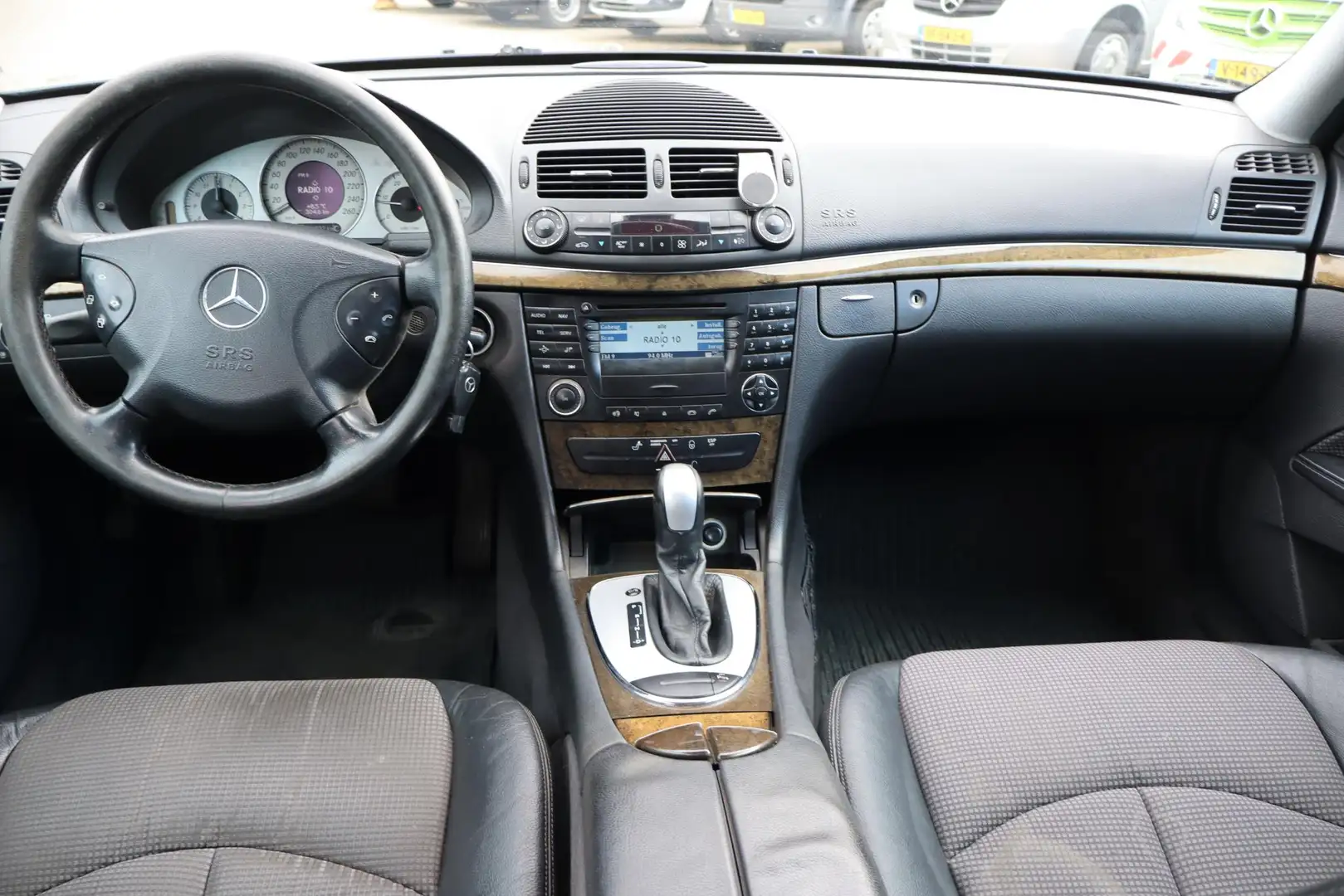 Mercedes-Benz E 200 CDI Avantgarde Cruise control, Climate control, El Zwart - 2