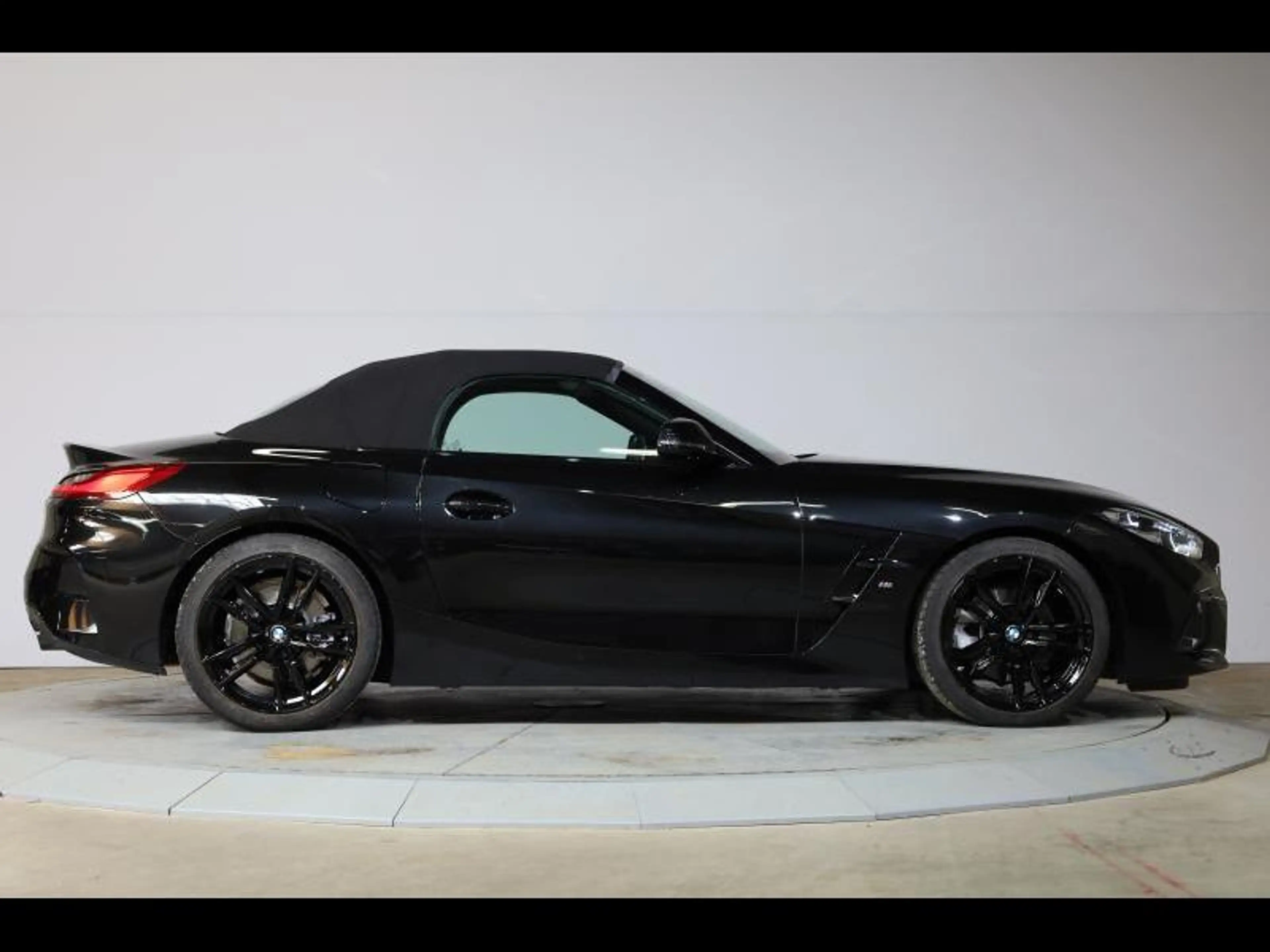 BMW Z4 sDrive20i Kit M Sport — photo 11