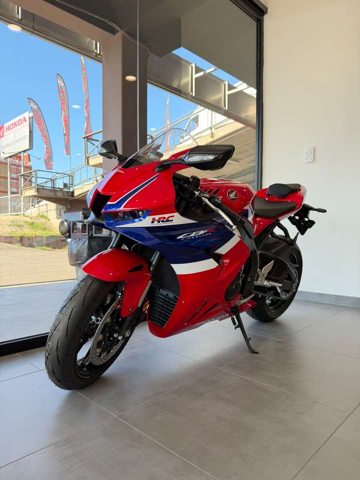 Honda CBR 1000 RR-R