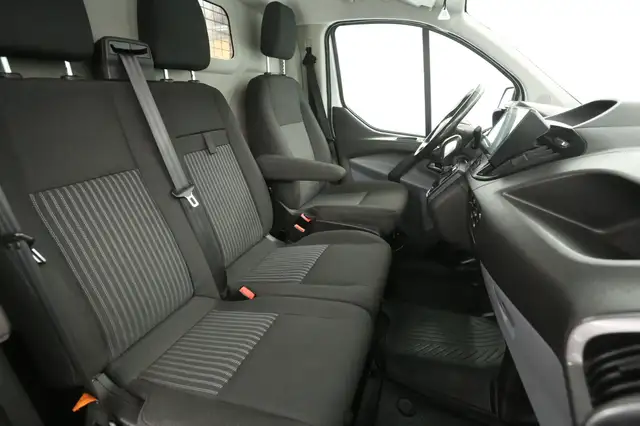 Ford Transit Custom view 11