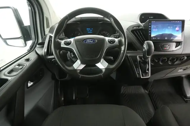 Ford Transit Custom view 2