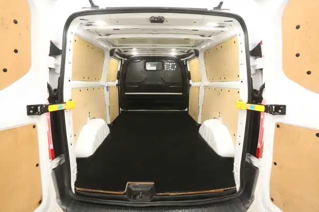 Ford Transit Custom view 3