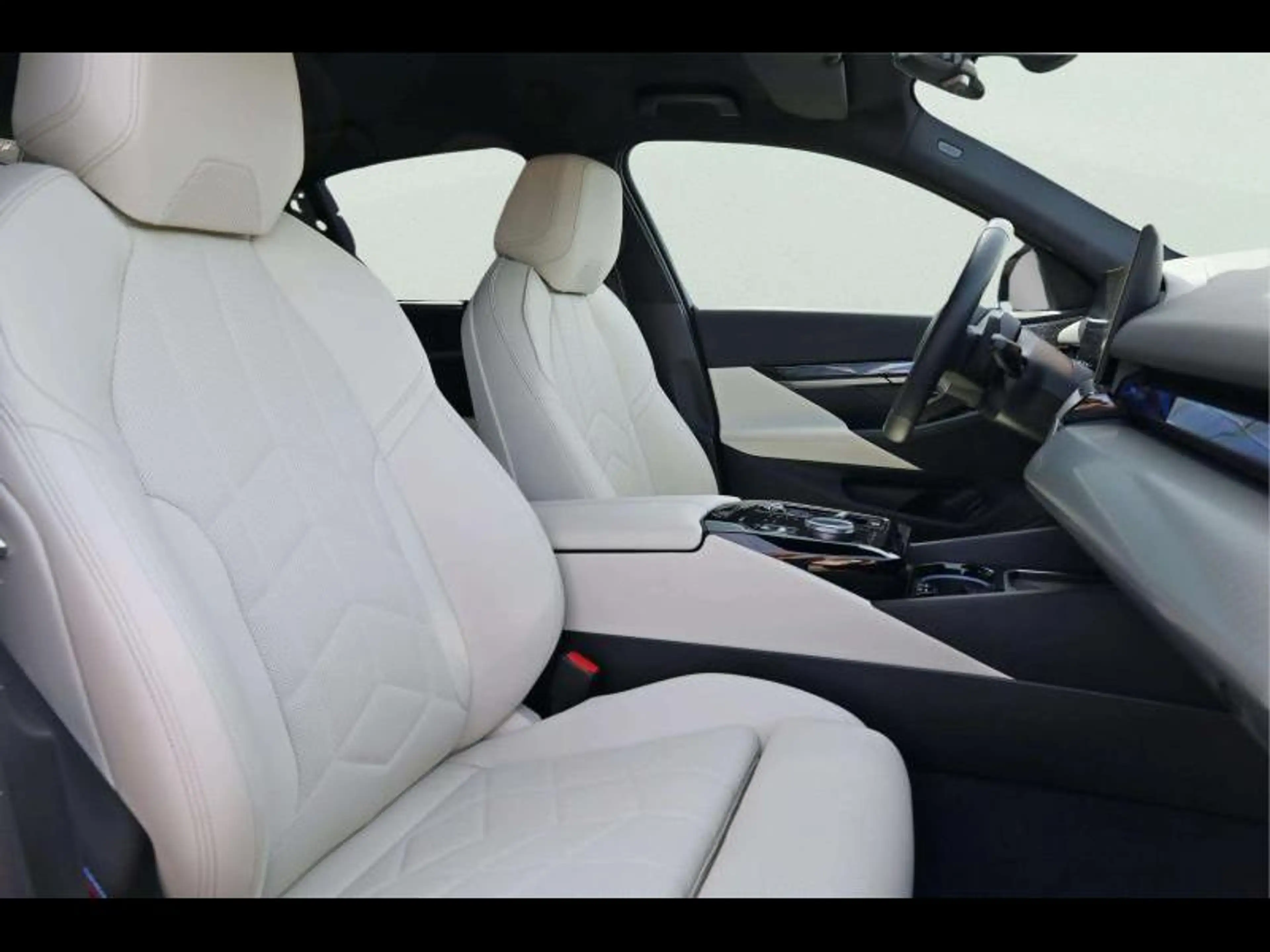BMW 550 e xDrive Berline Kit M Sport — photo 9