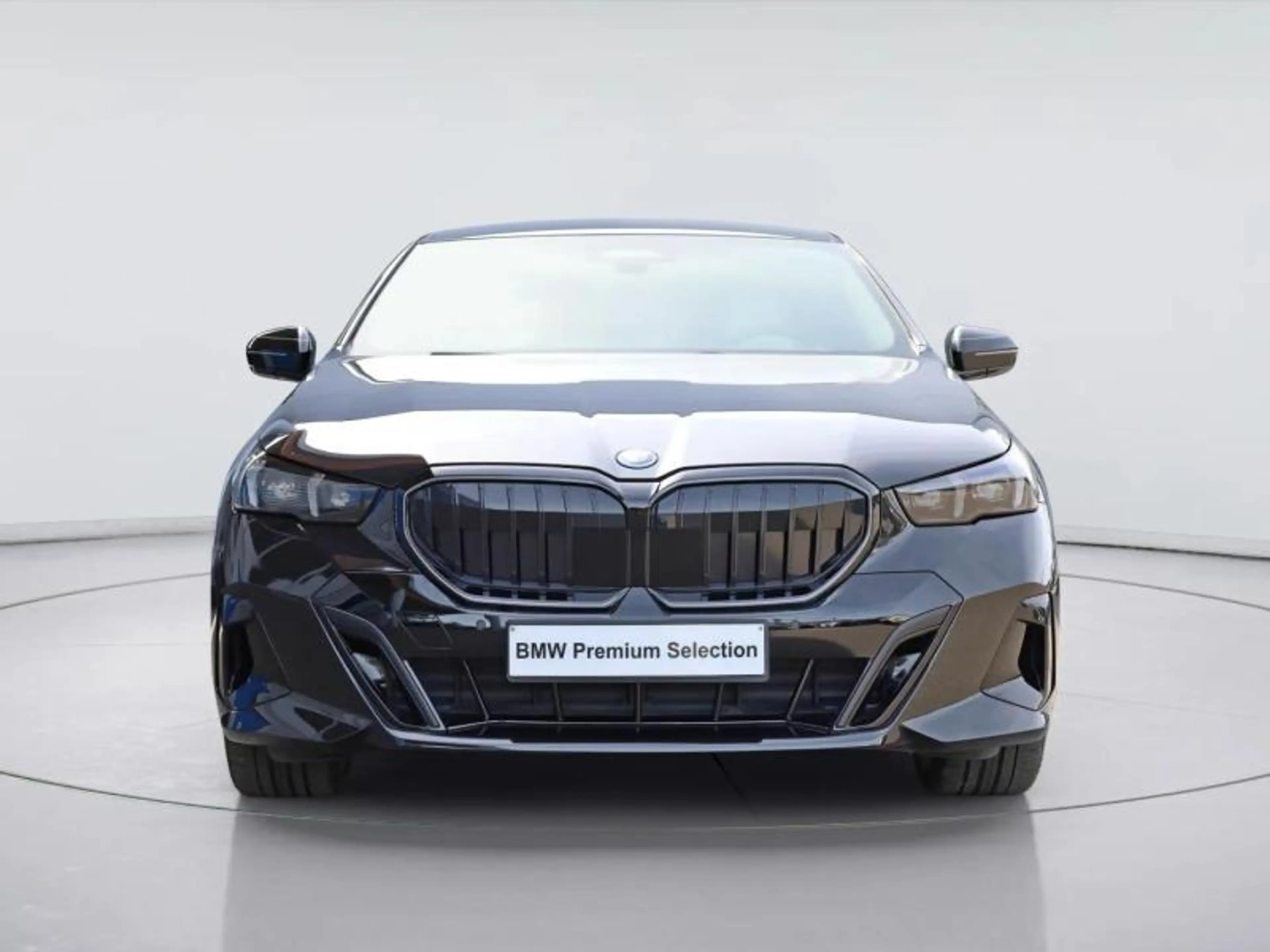 BMW 550 e xDrive Berline Kit M Sport — photo 2