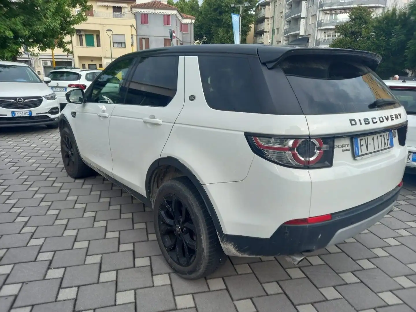 Land Rover Discovery Sport 2.0 TD4 150 CV Auto Business Ed. Premium SE Bianco - 2