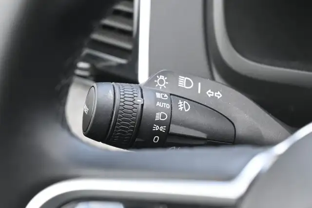 Volvo XC90 view 19