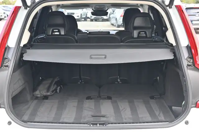 Volvo XC90 view 6