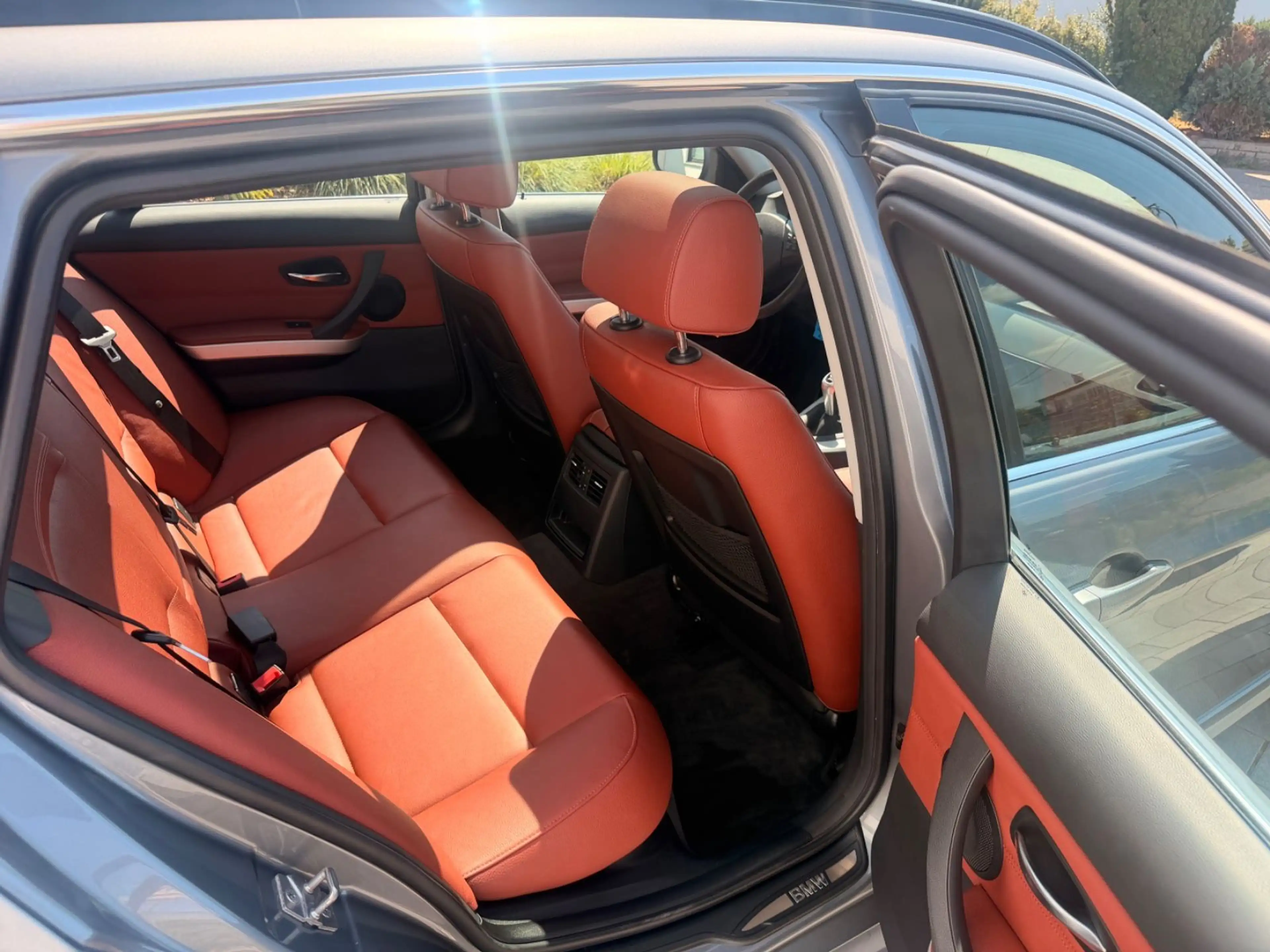 BMW 325 i Touring E91/Schalter/Navi/Leder in Rot — photo 11