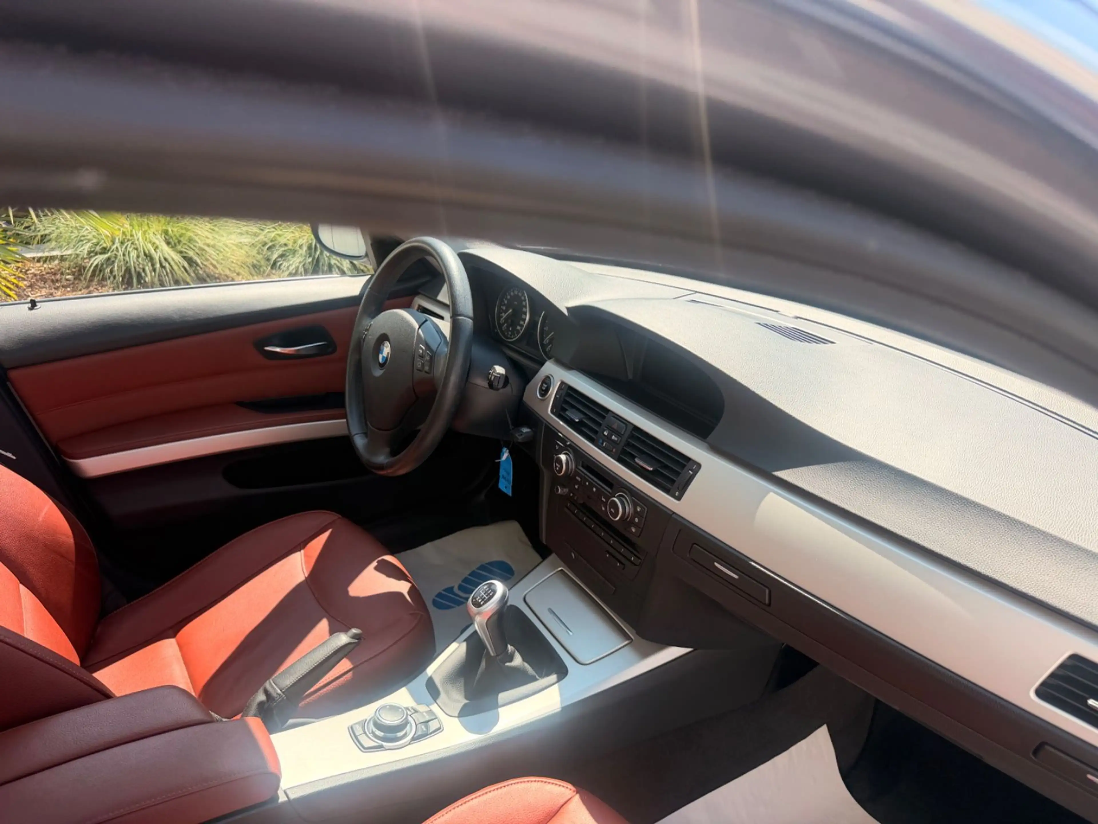 BMW 325 i Touring E91/Schalter/Navi/Leder in Rot — photo 10